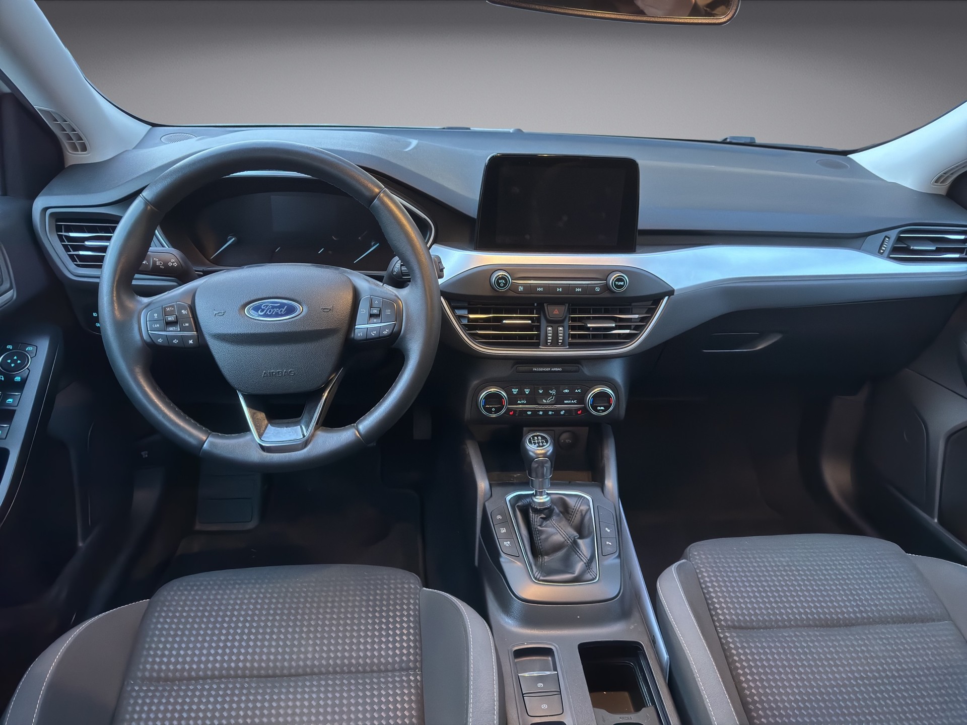 FORD Focus 1.0i EcoB Hybrid 125 Cool & Connect-image-8