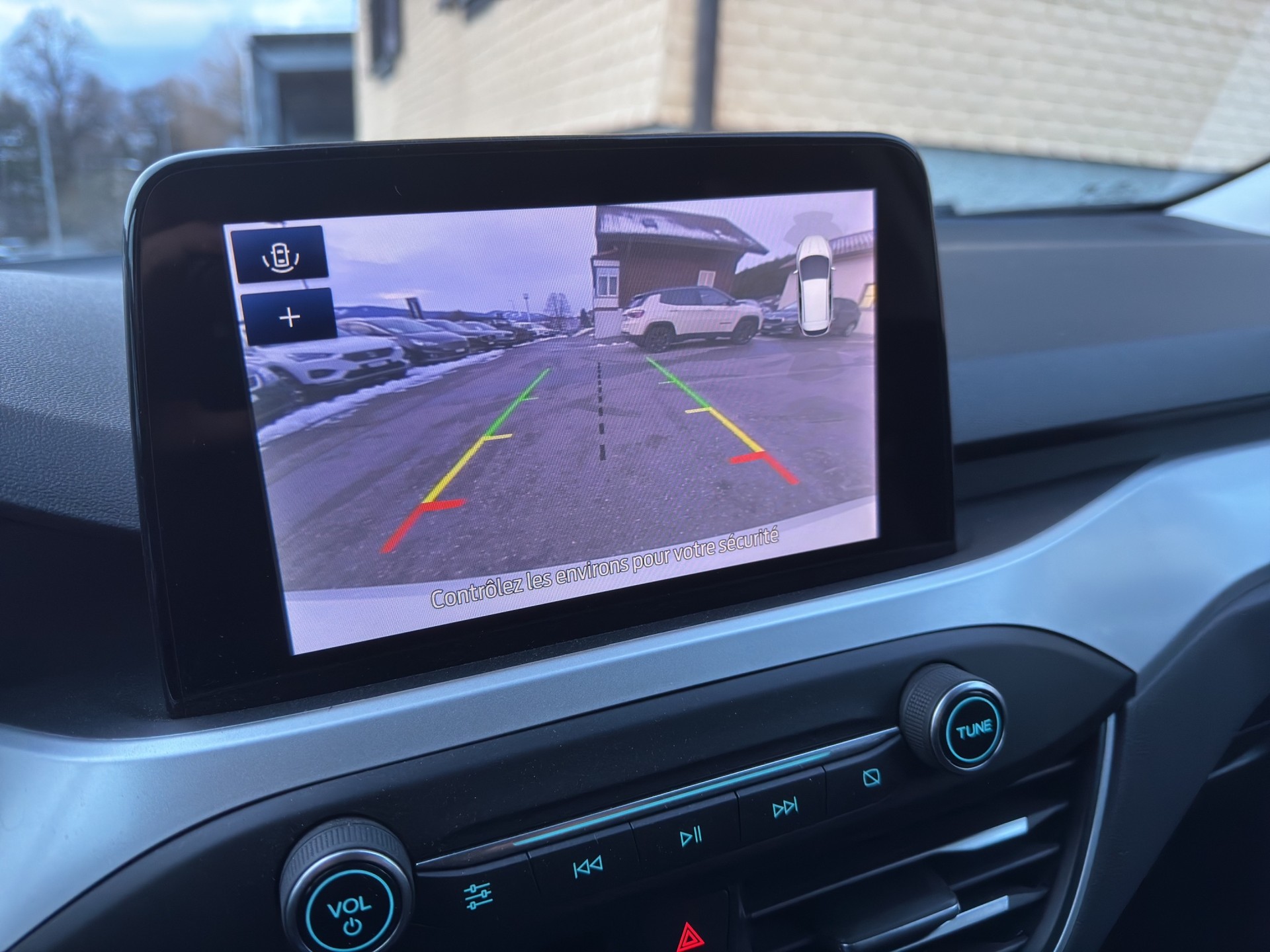 FORD Focus 1.0i EcoB Hybrid 125 Cool & Connect-image-11