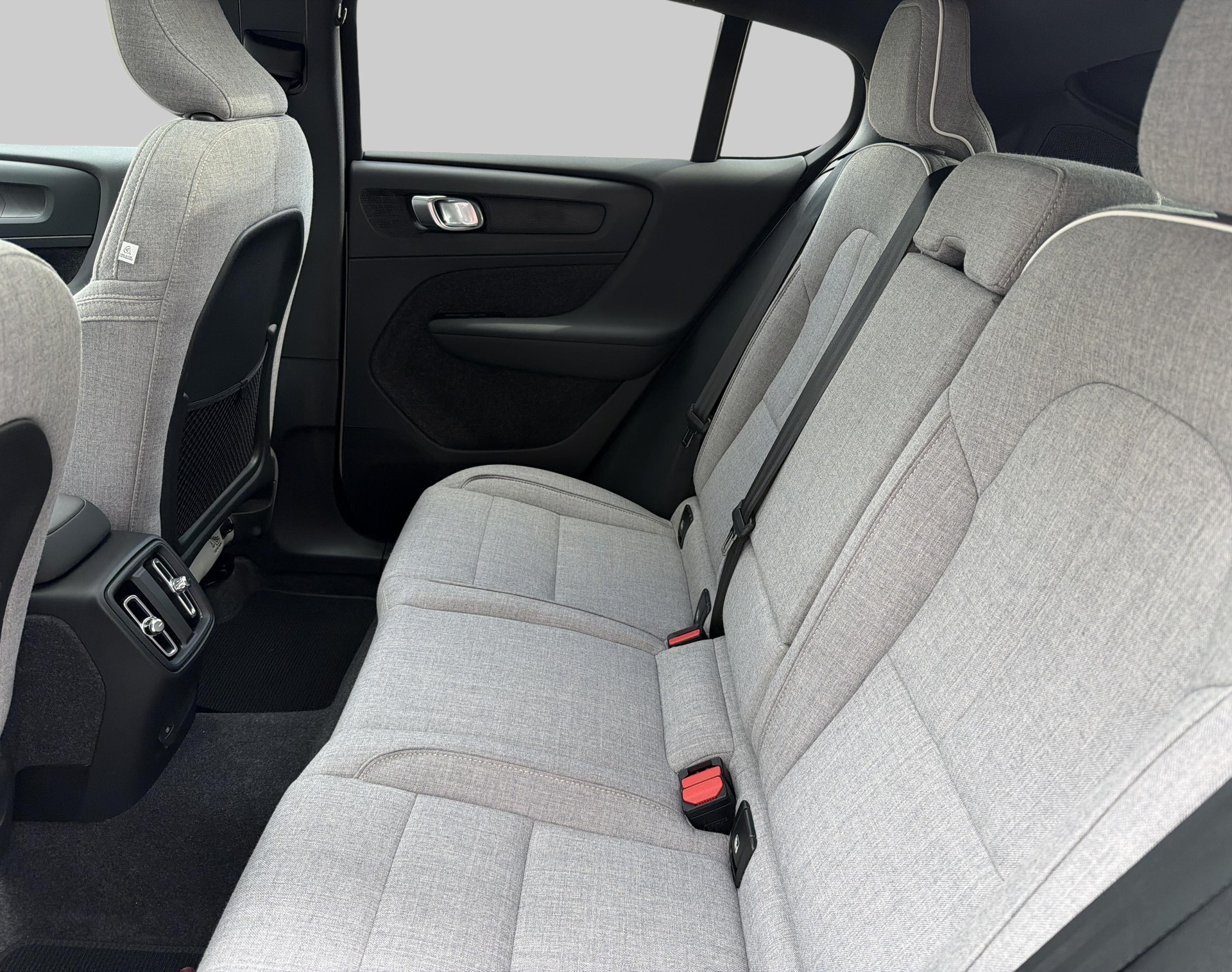 VOLVO C40 E80 Ultimate AWD-image-6