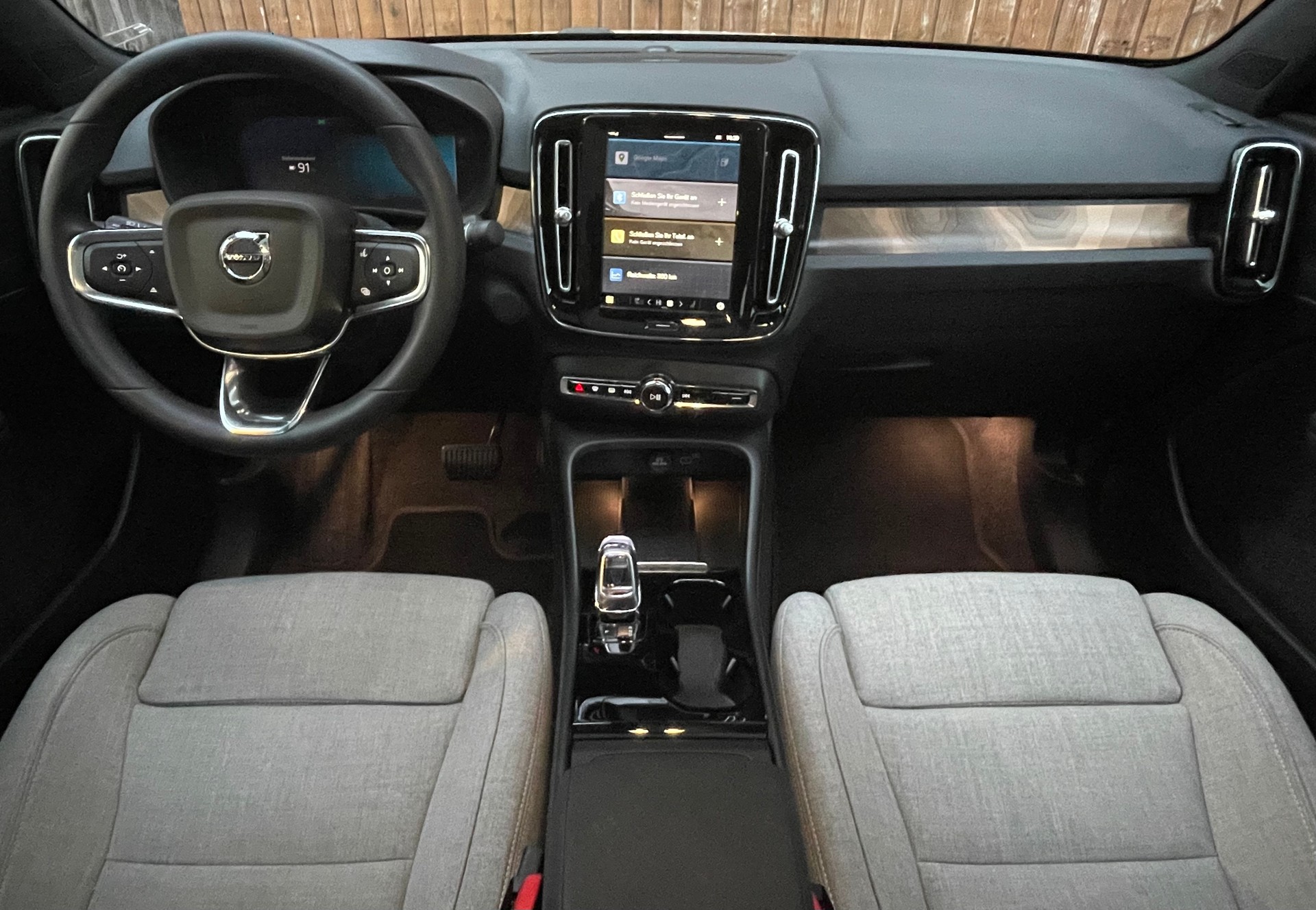VOLVO C40 E80 Ultimate AWD-image-5