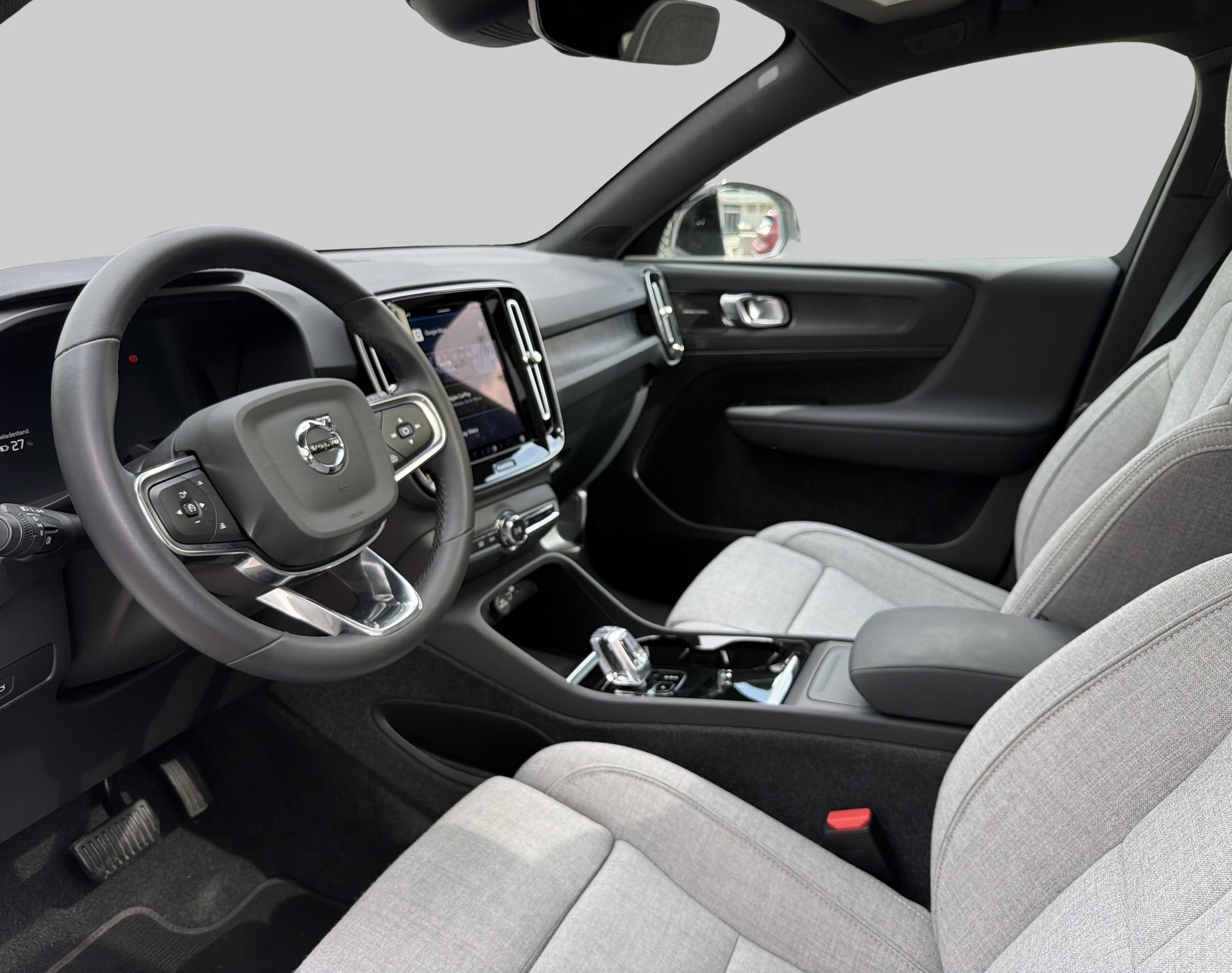VOLVO C40 E80 Ultimate AWD-image-16