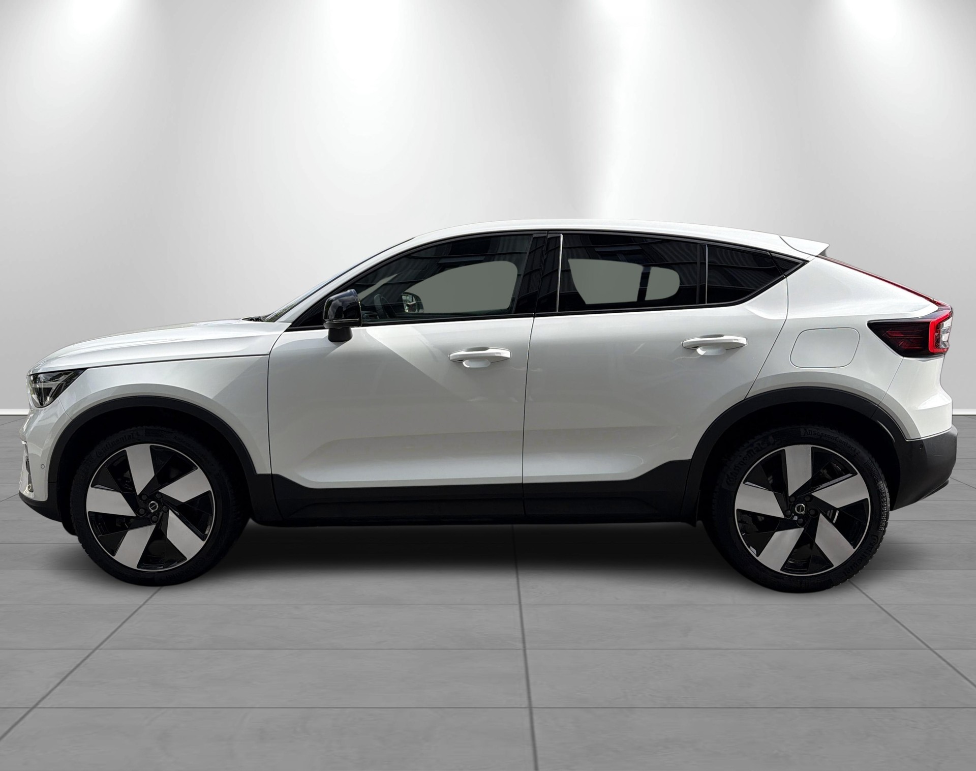 VOLVO C40 E80 Ultimate AWD-image-2