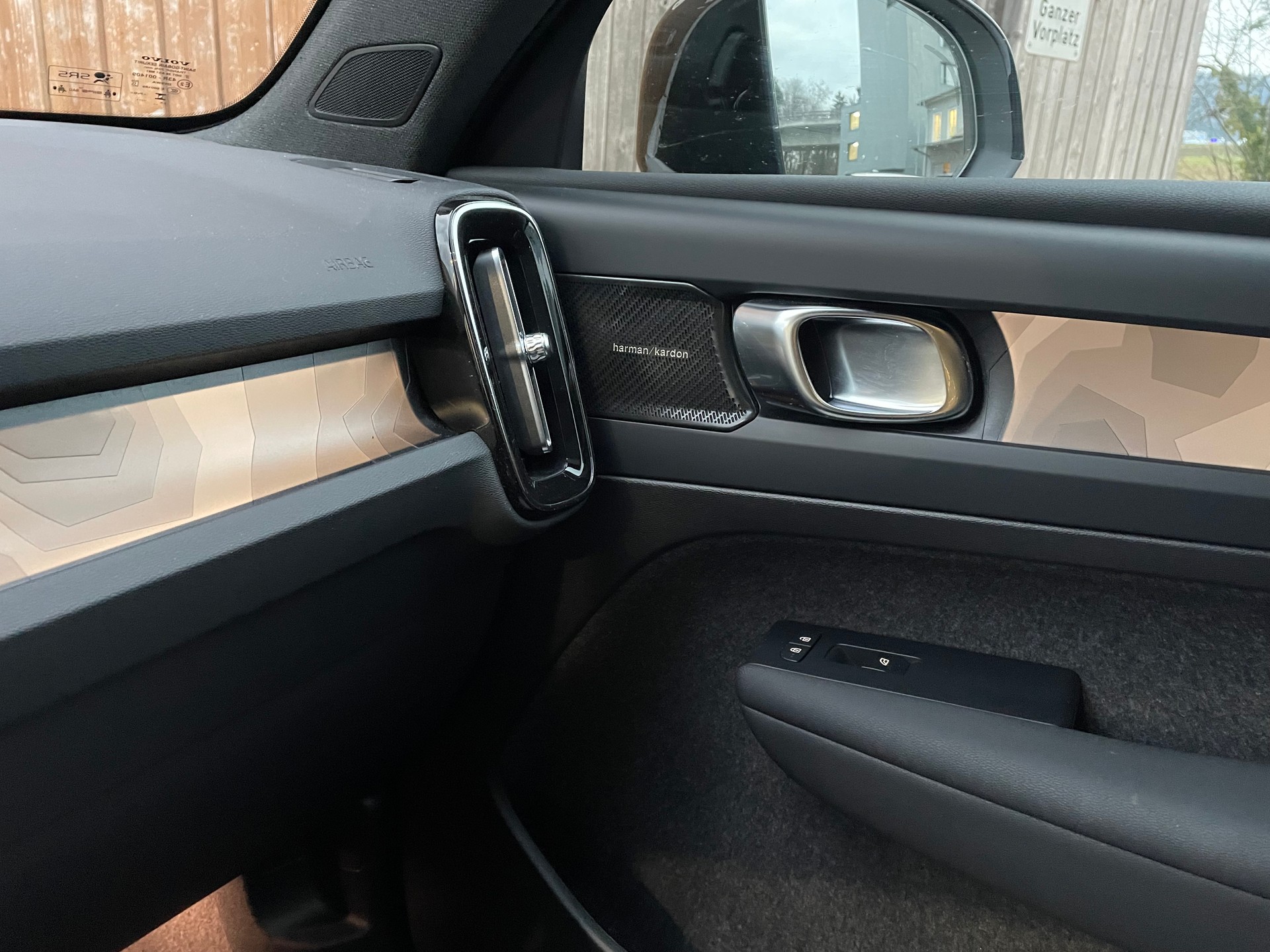 VOLVO C40 E80 Ultimate AWD-image-13