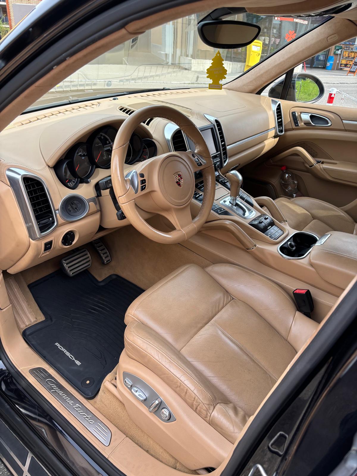 PORSCHE Cayenne Turbo-image-6