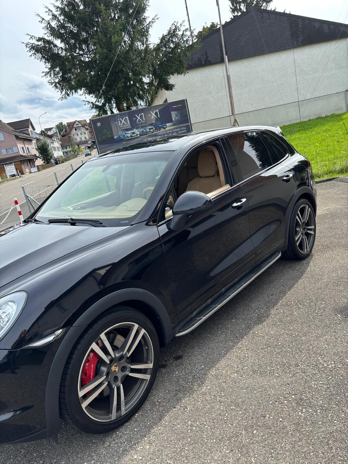 PORSCHE Cayenne Turbo-image-2