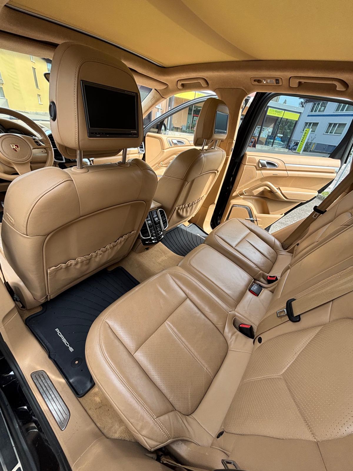 PORSCHE Cayenne Turbo-image-8