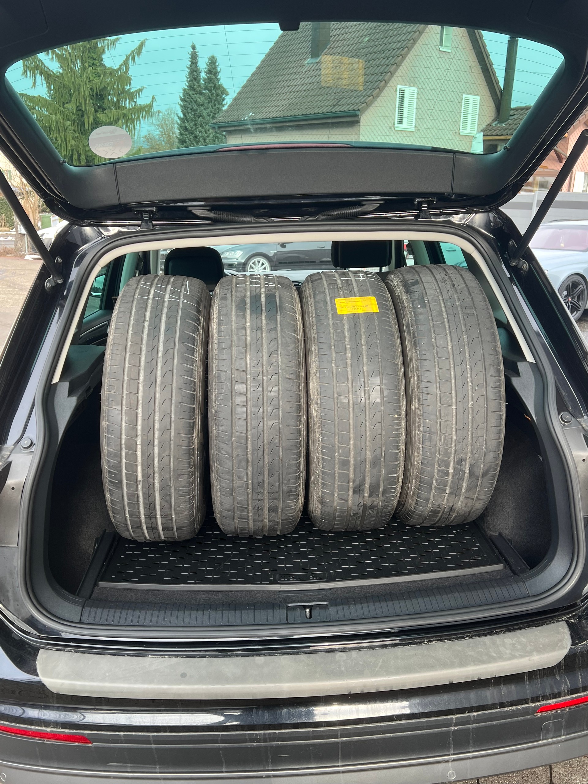VW Tiguan 2.0 TDI SCR Sound 4Motion DSG-image-5