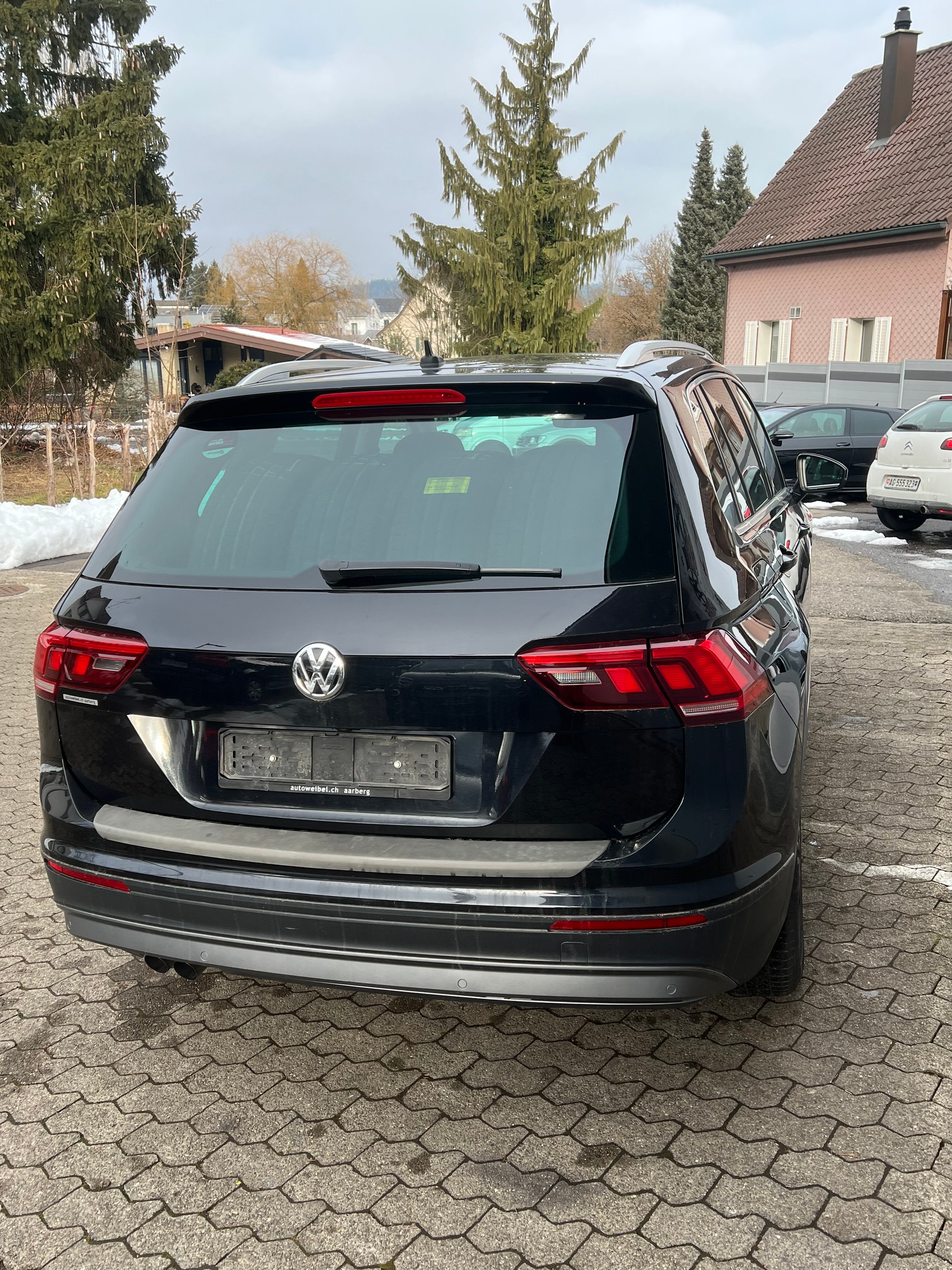 VW Tiguan 2.0 TDI SCR Sound 4Motion DSG-image-4