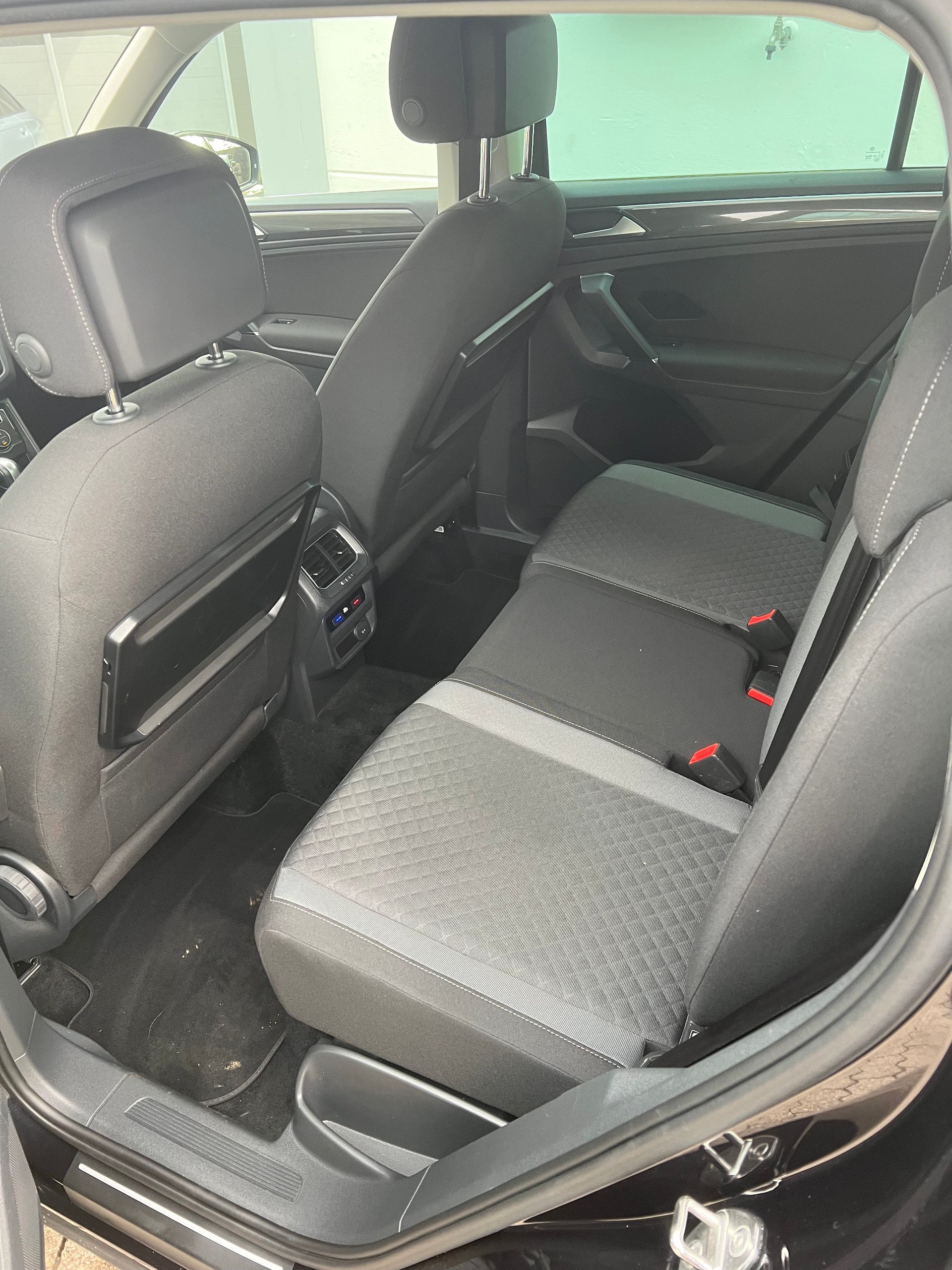 VW Tiguan 2.0 TDI SCR Sound 4Motion DSG-image-8