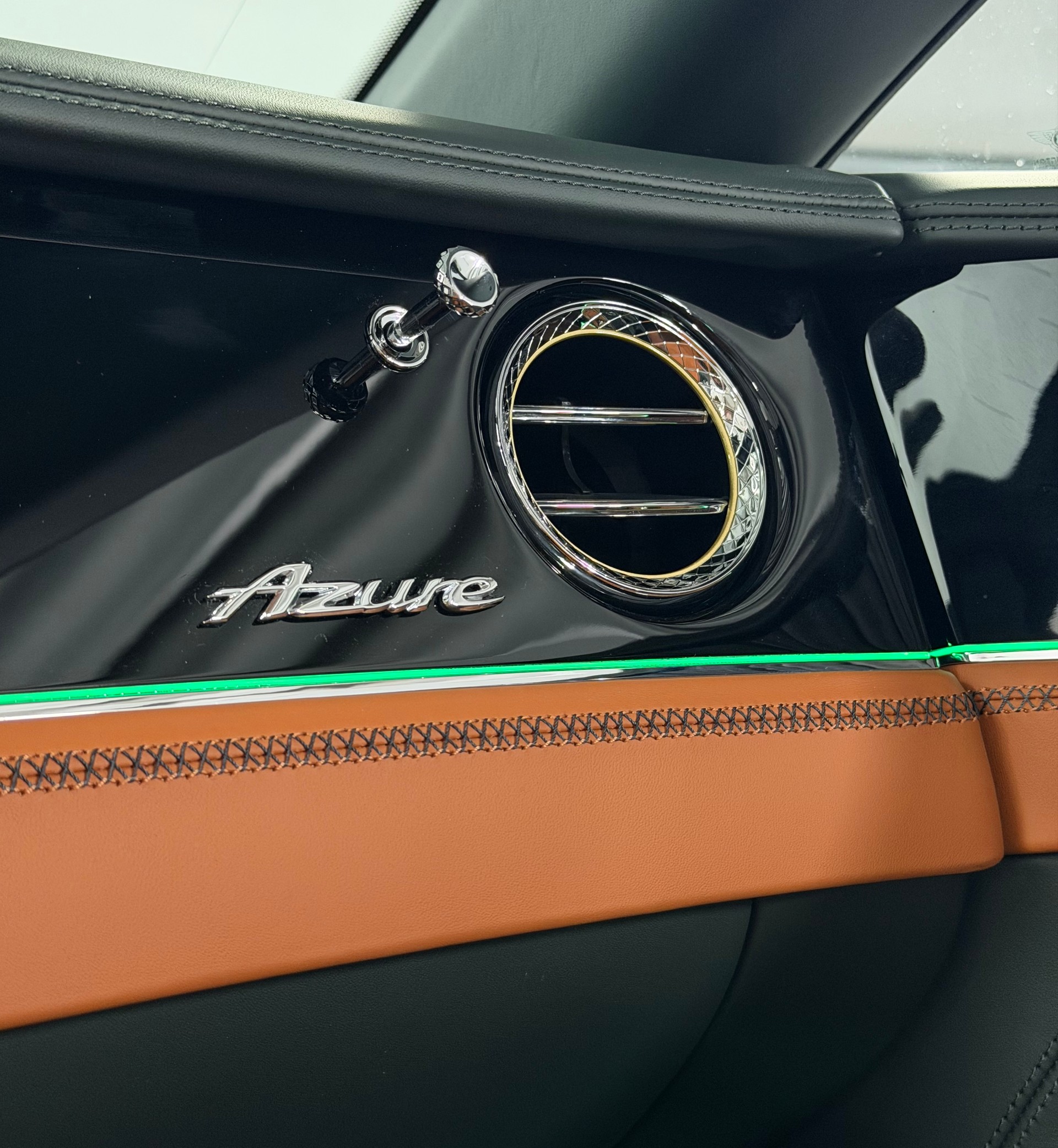 BENTLEY Continental GTC 4.0 V8 PHEV - Azure-image-17