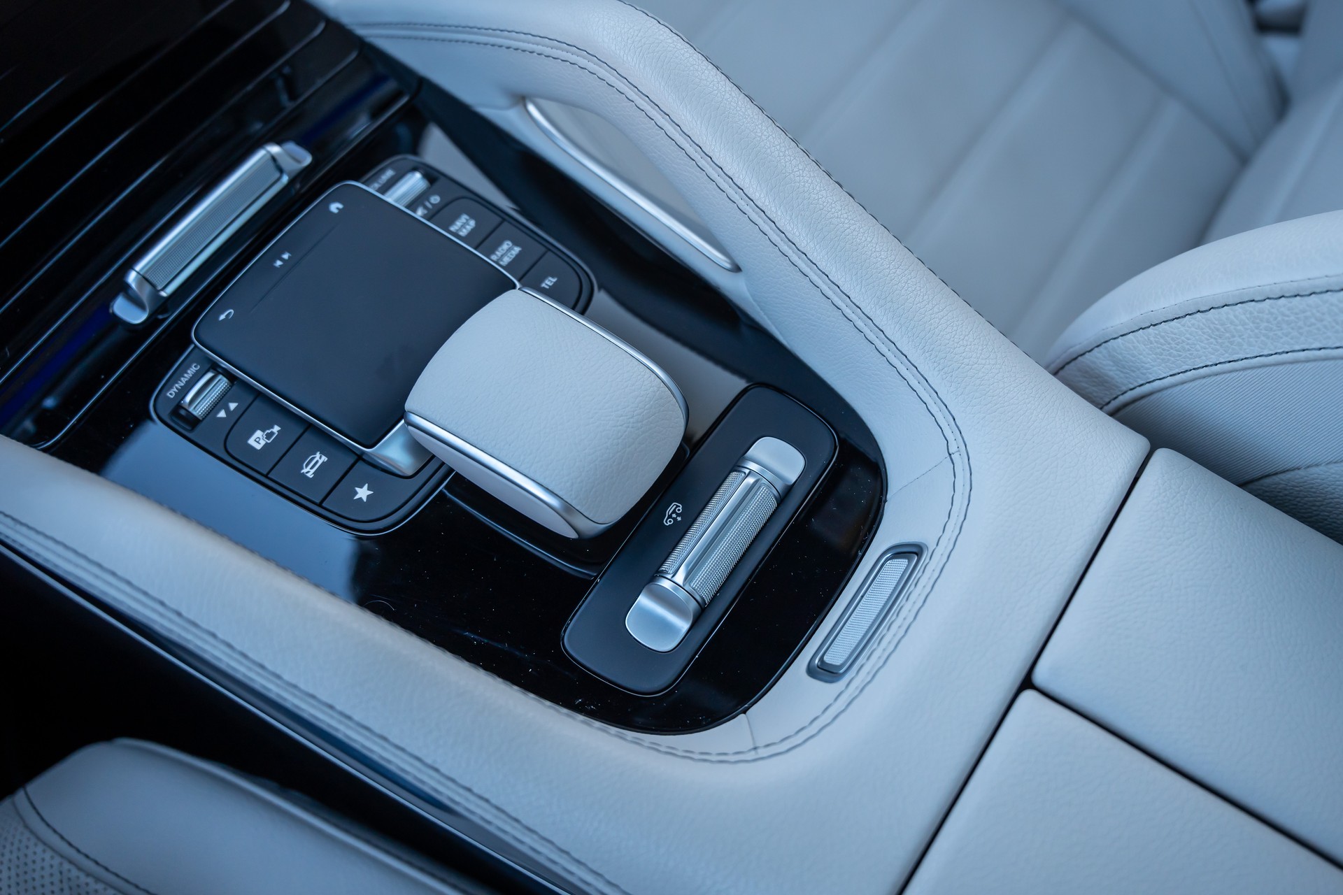 MERCEDES-BENZ GLE 400 d 4Matic AMG Line 9G-Tronic-image-20
