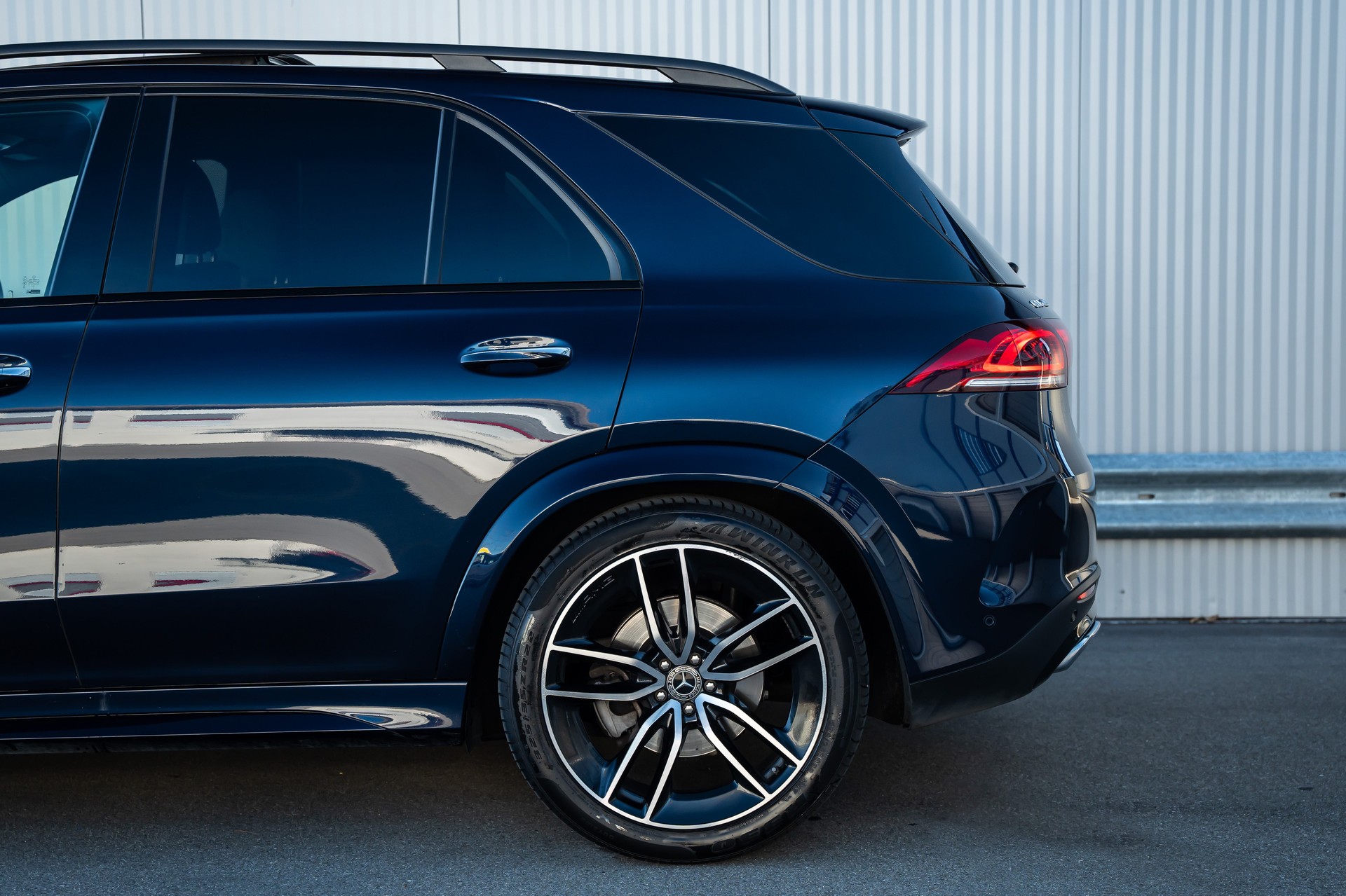 MERCEDES-BENZ GLE 400 d 4Matic AMG Line 9G-Tronic-image-4