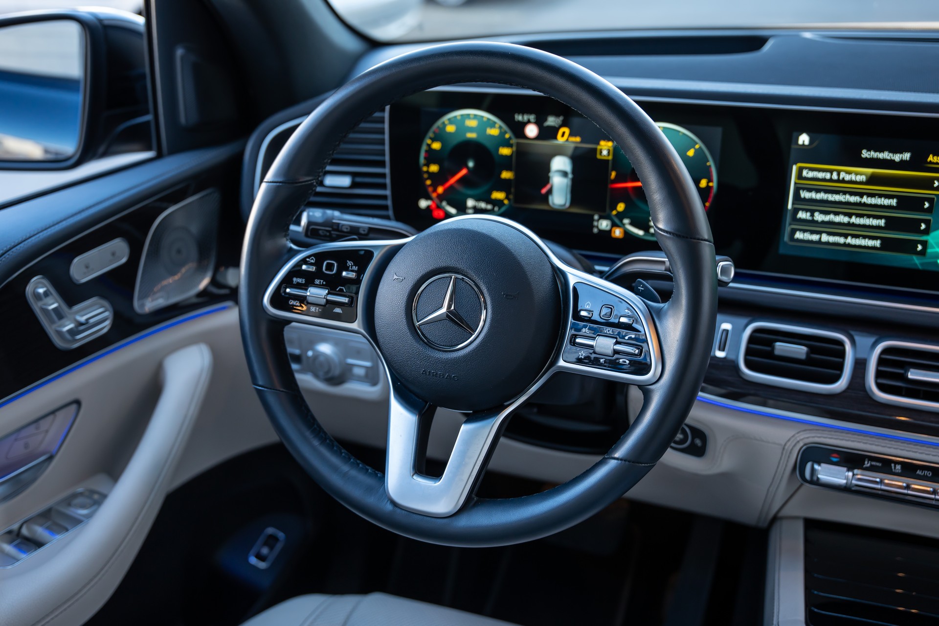 MERCEDES-BENZ GLE 400 d 4Matic AMG Line 9G-Tronic-image-16