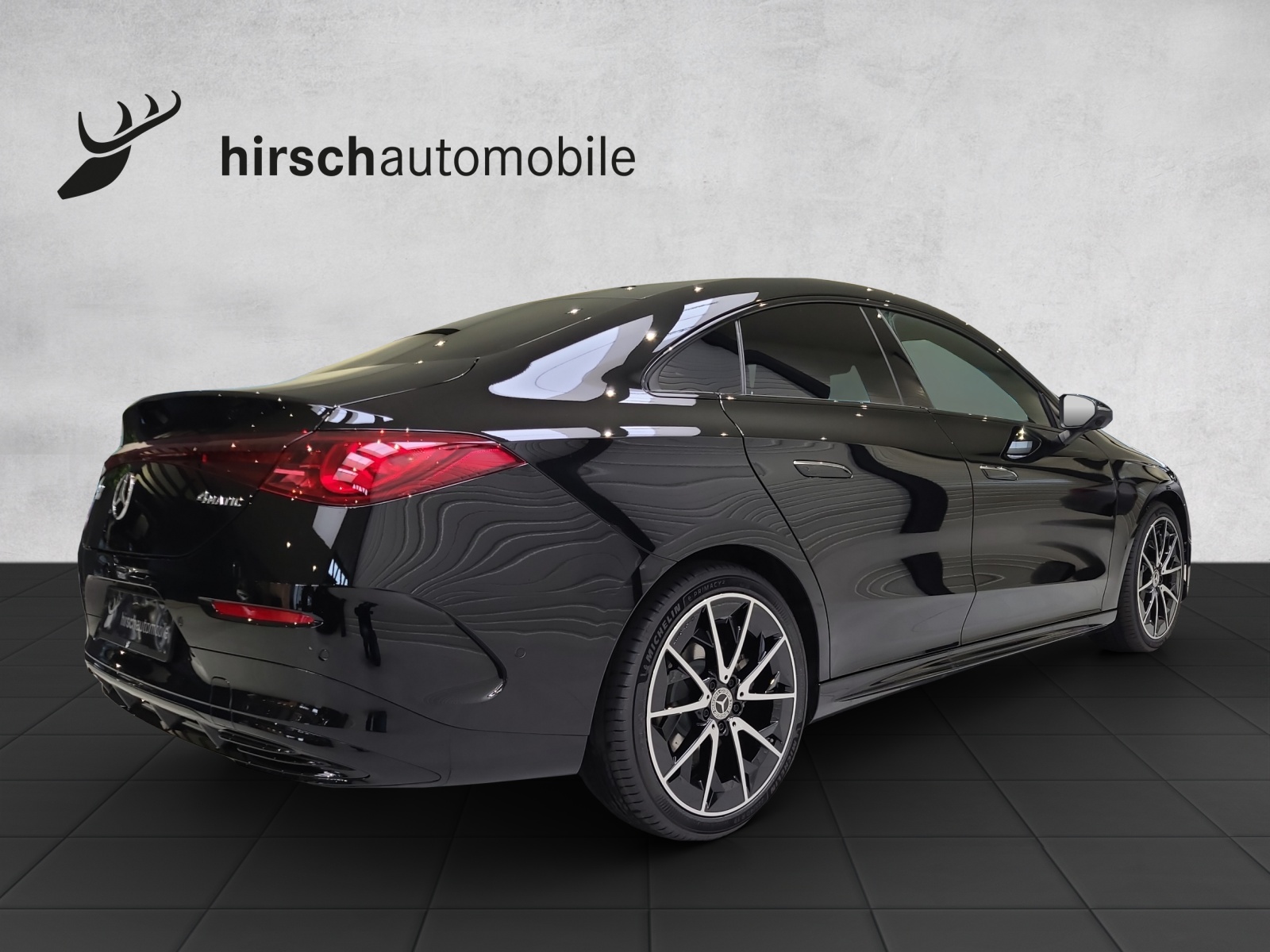MERCEDES-BENZ CLA 200 8G-DCT 4Matic-image-3