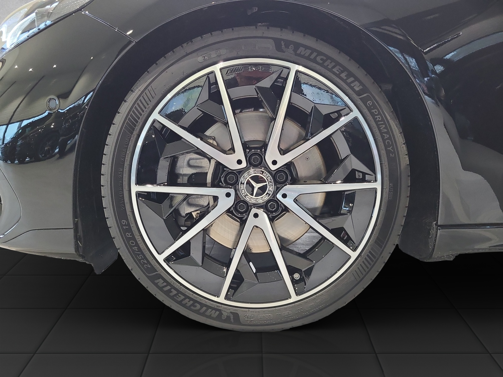 MERCEDES-BENZ CLA 200 8G-DCT 4Matic-image-9