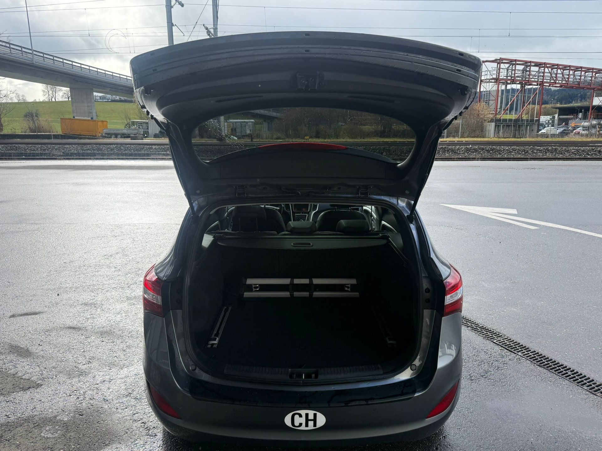 HYUNDAI i30 Wagon 1.6 CRDi Plena Automatic-image-13