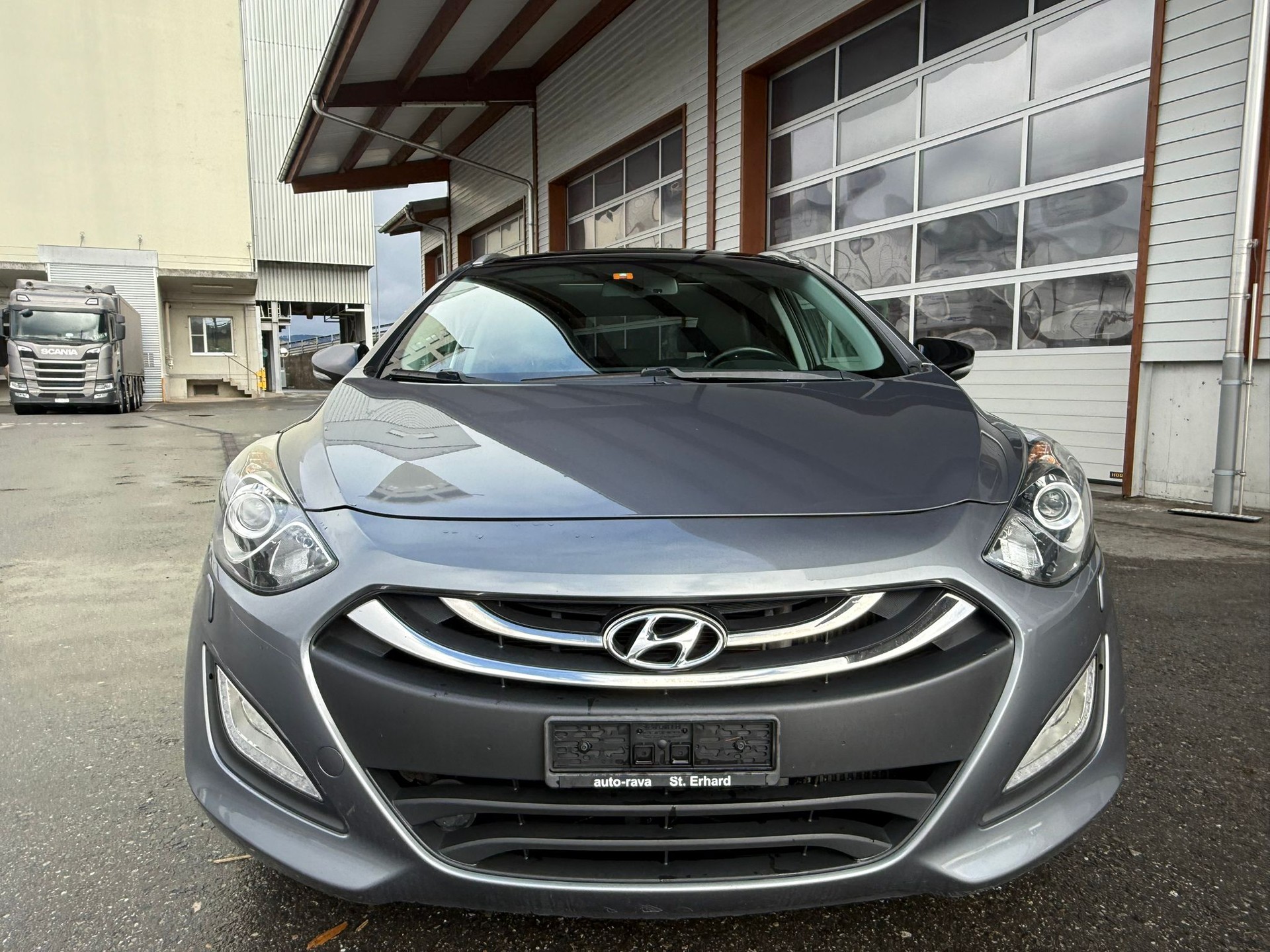 HYUNDAI i30 Wagon 1.6 CRDi Plena Automatic-image-9