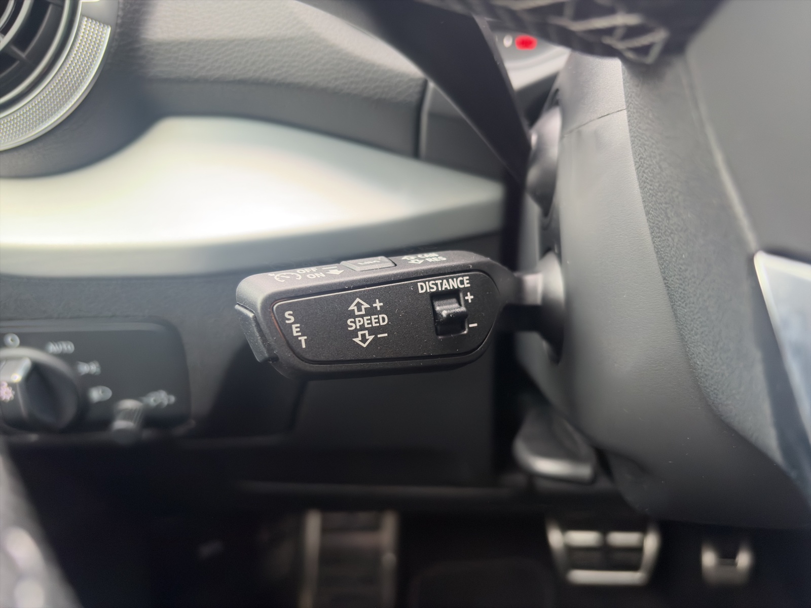 AUDI Q2 35 TFSI S line S-tronic-image-15