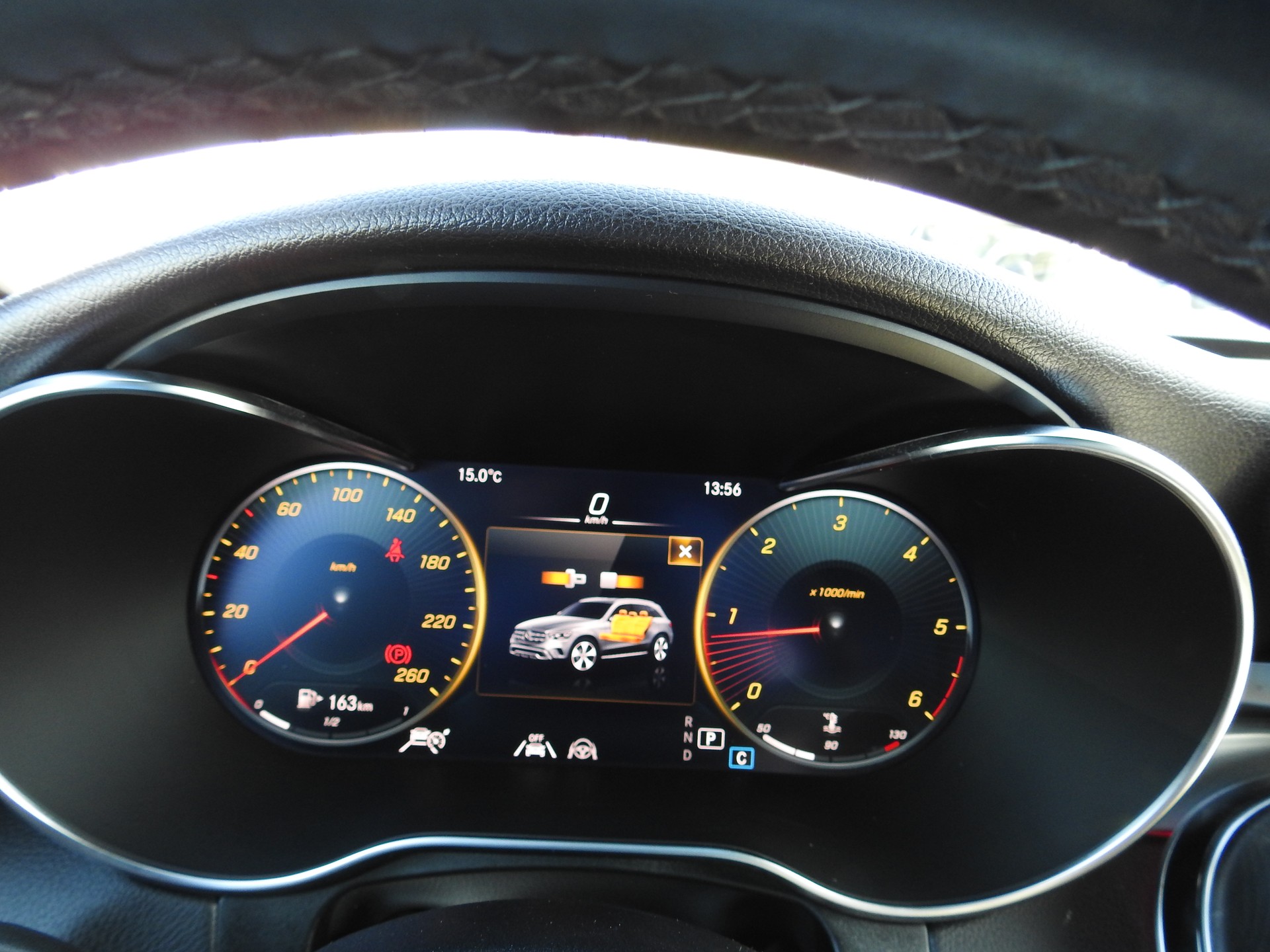 MERCEDES-BENZ GLC 220 d AMG Line 4Matic 9G-Tronic-image-23