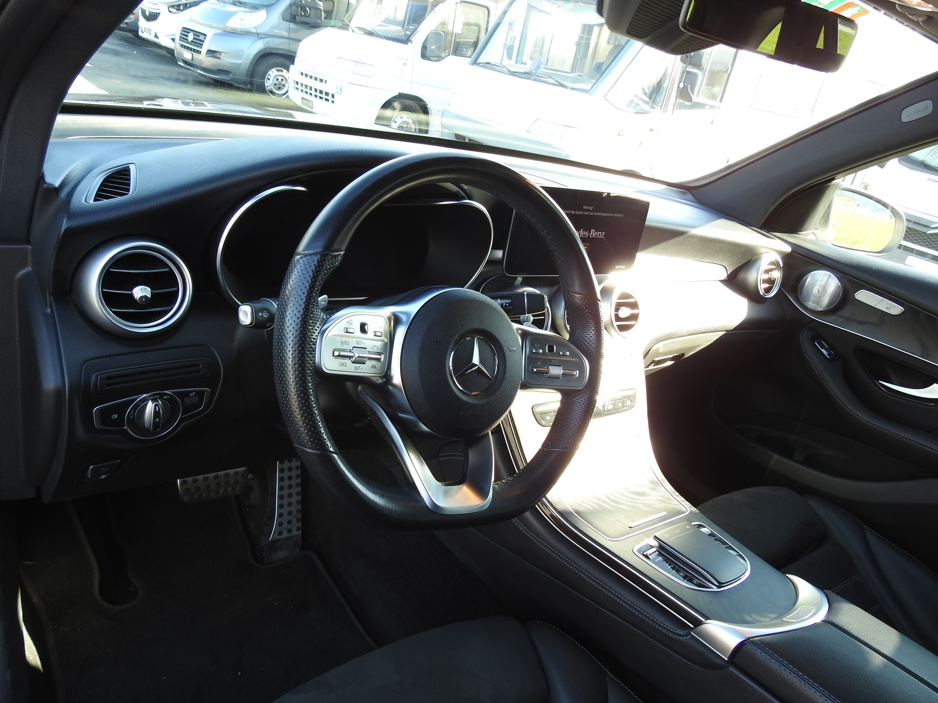 MERCEDES-BENZ GLC 220 d AMG Line 4Matic 9G-Tronic-image-14