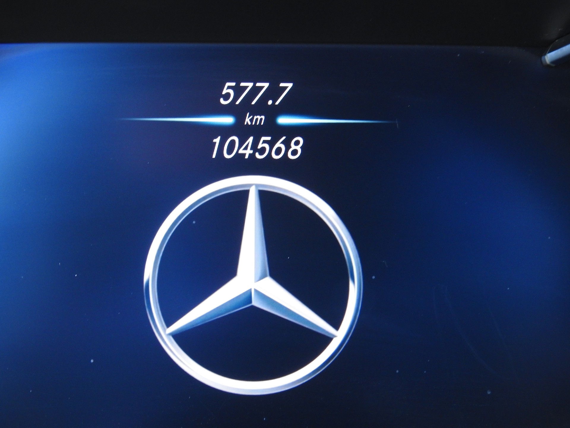 MERCEDES-BENZ GLC 220 d AMG Line 4Matic 9G-Tronic-image-22