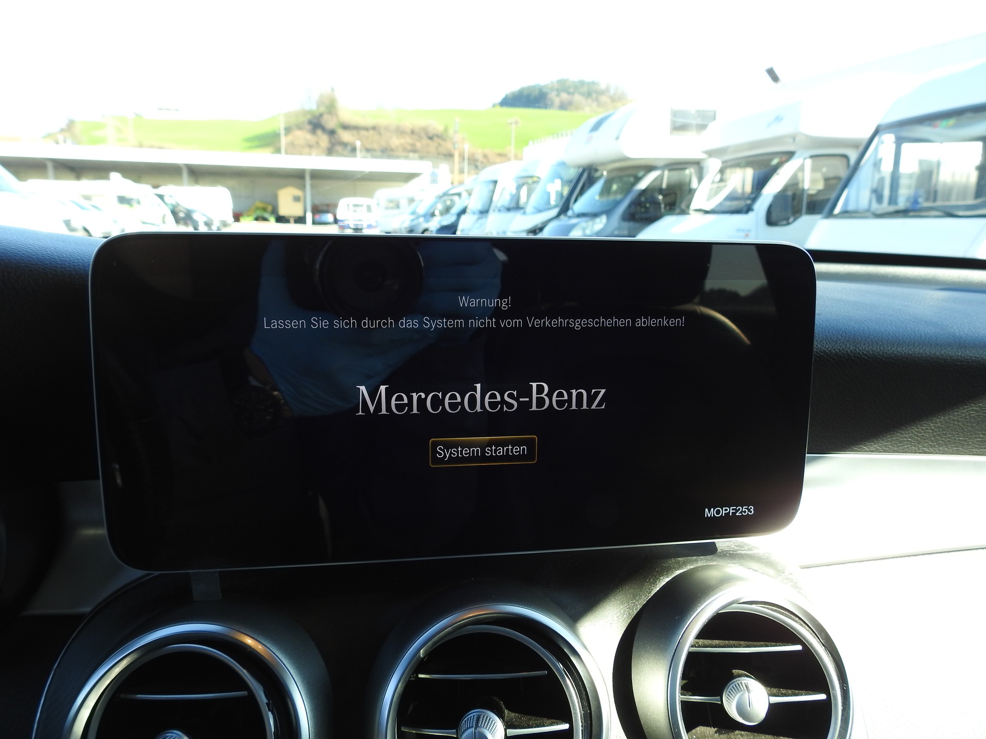 MERCEDES-BENZ GLC 220 d AMG Line 4Matic 9G-Tronic-image-21