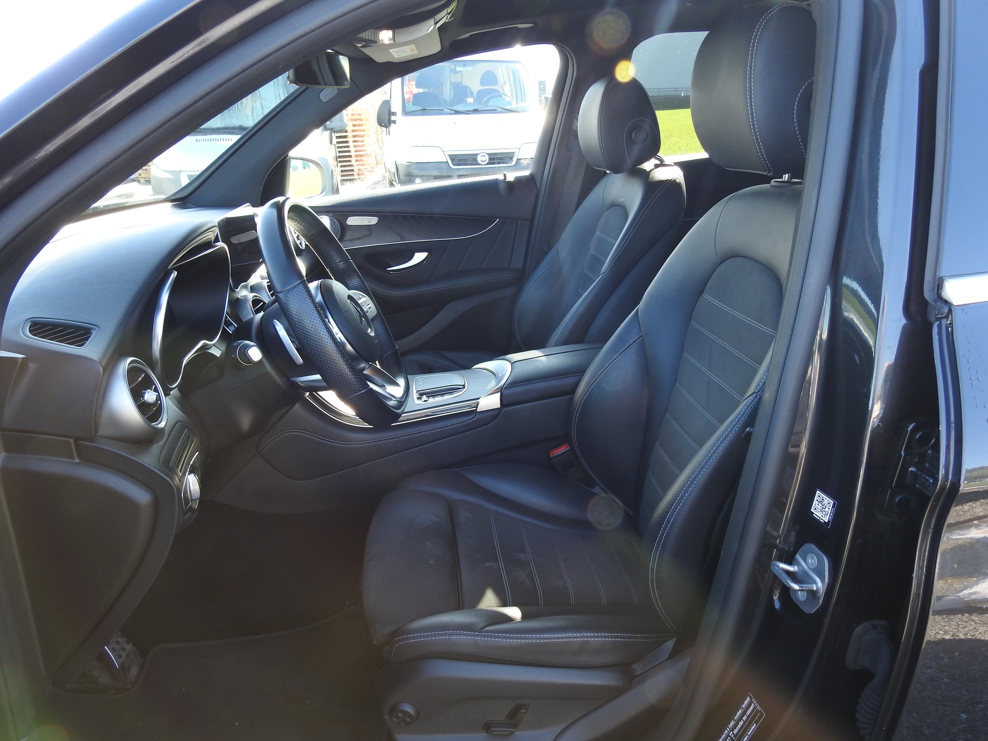MERCEDES-BENZ GLC 220 d AMG Line 4Matic 9G-Tronic-image-11