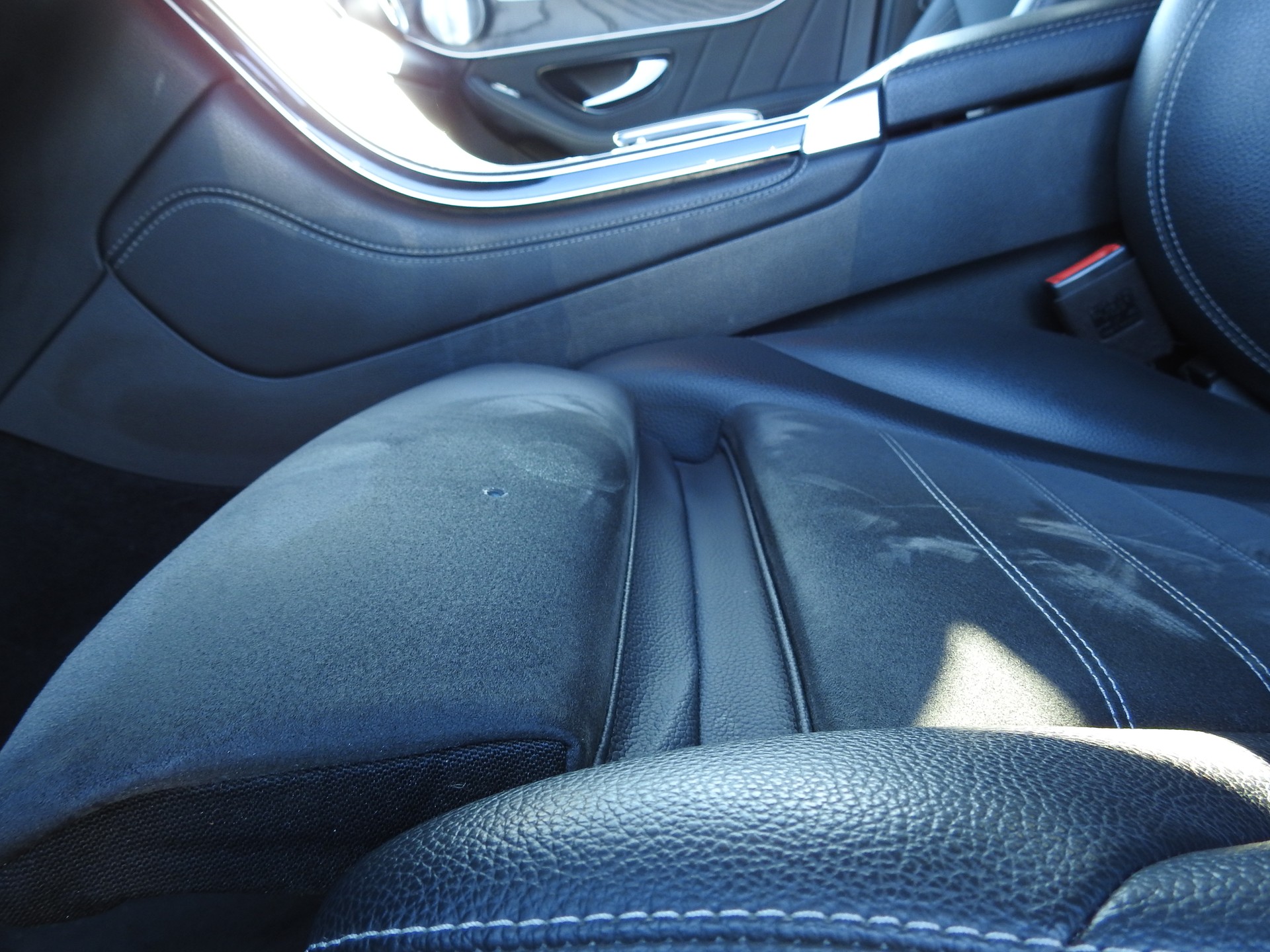 MERCEDES-BENZ GLC 220 d AMG Line 4Matic 9G-Tronic-image-13