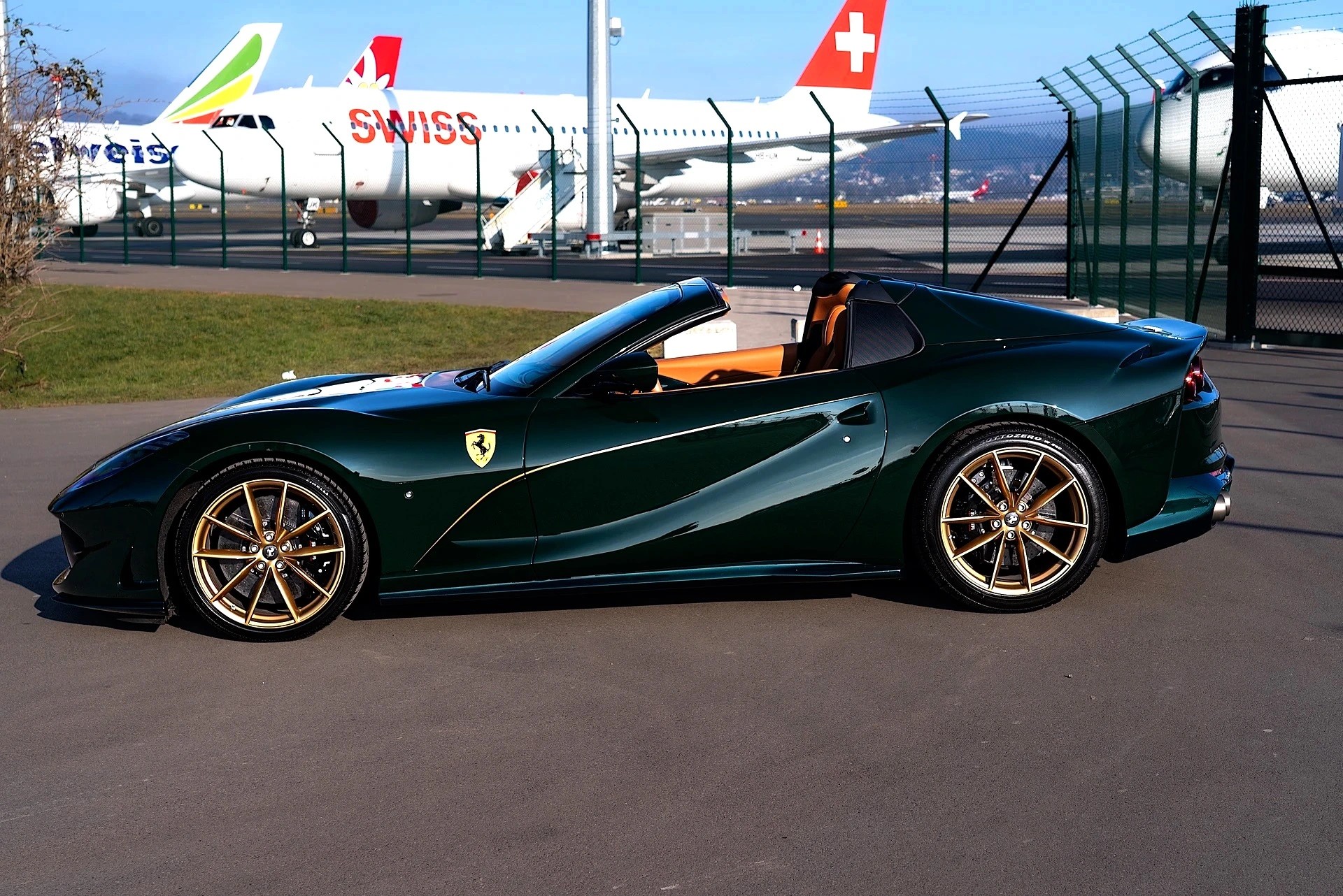FERRARI 812 GTS V12 | Atelier-showroom-element-1