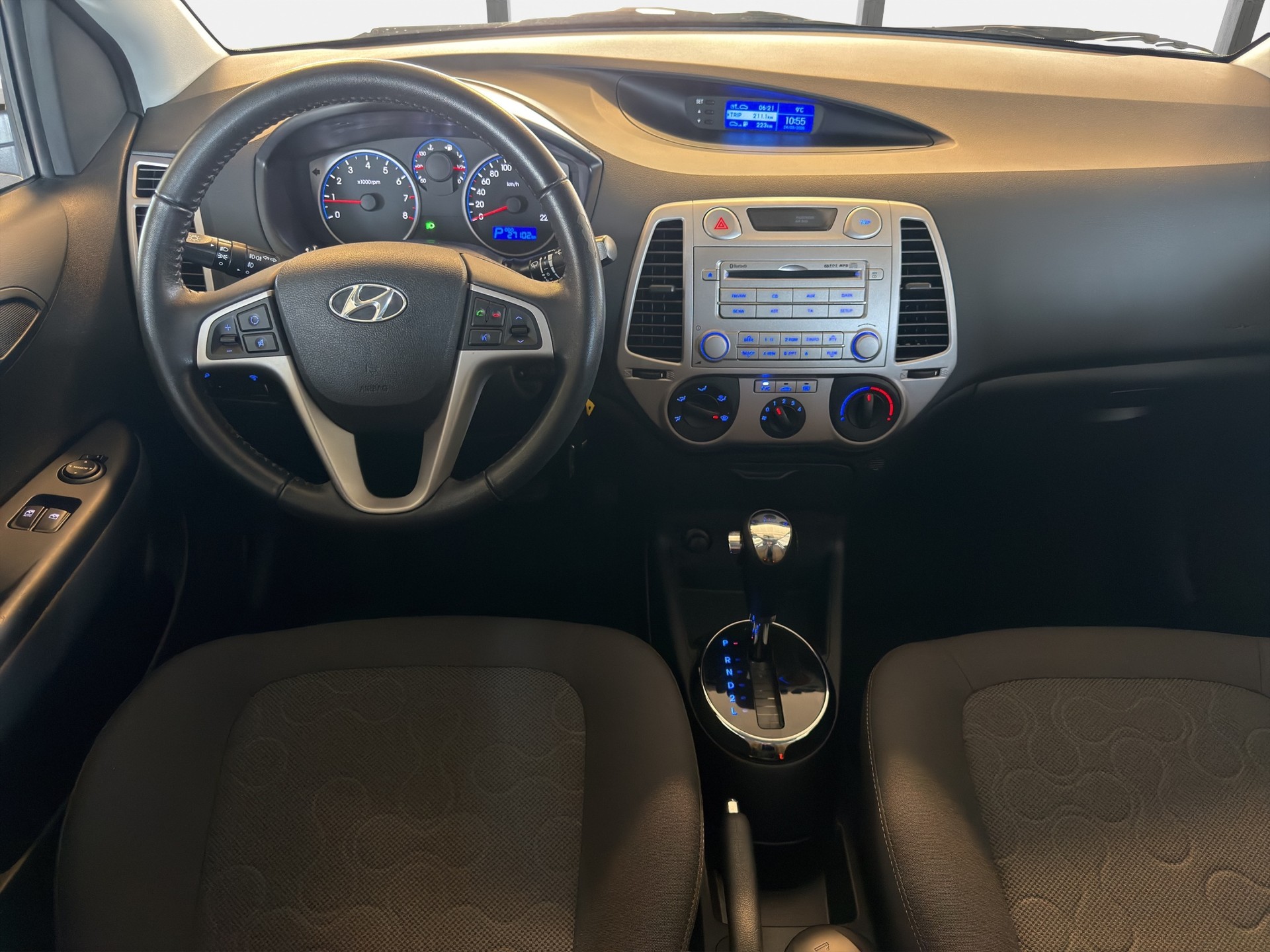 HYUNDAI i20 1.4 Style Automatic*TOP ZUSTAND*NUR 27000 KM*-image-6
