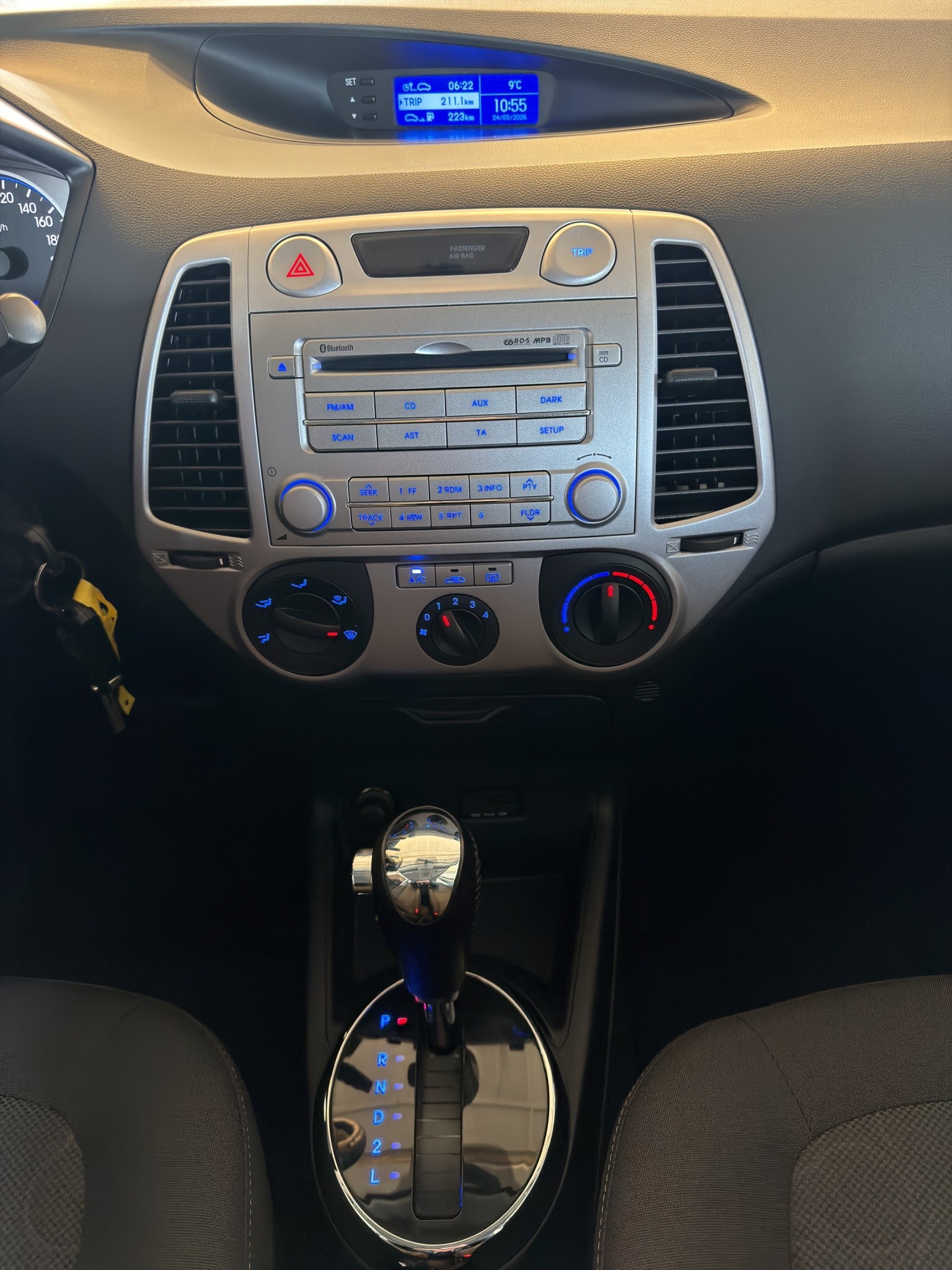 HYUNDAI i20 1.4 Style Automatic*TOP ZUSTAND*NUR 27000 KM*-image-7