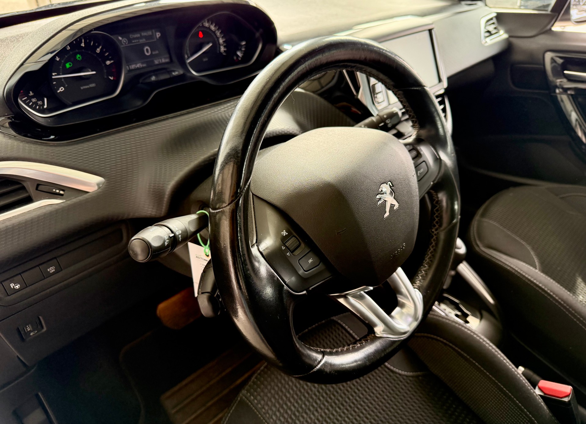 PEUGEOT 208 1.2 PureTech Active EAT6-image-11