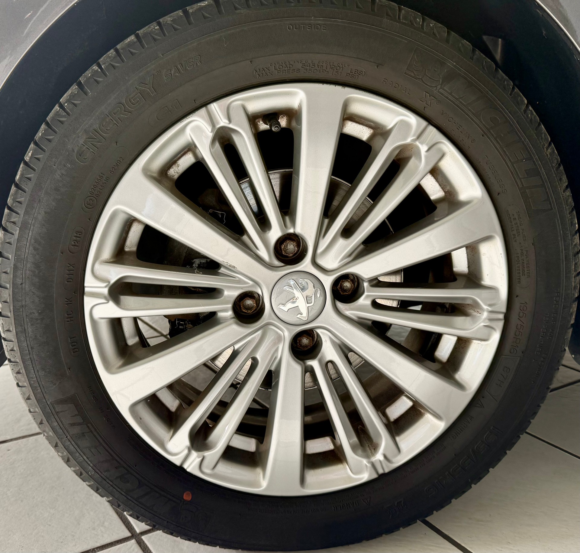 PEUGEOT 208 1.2 PureTech Active EAT6-image-5