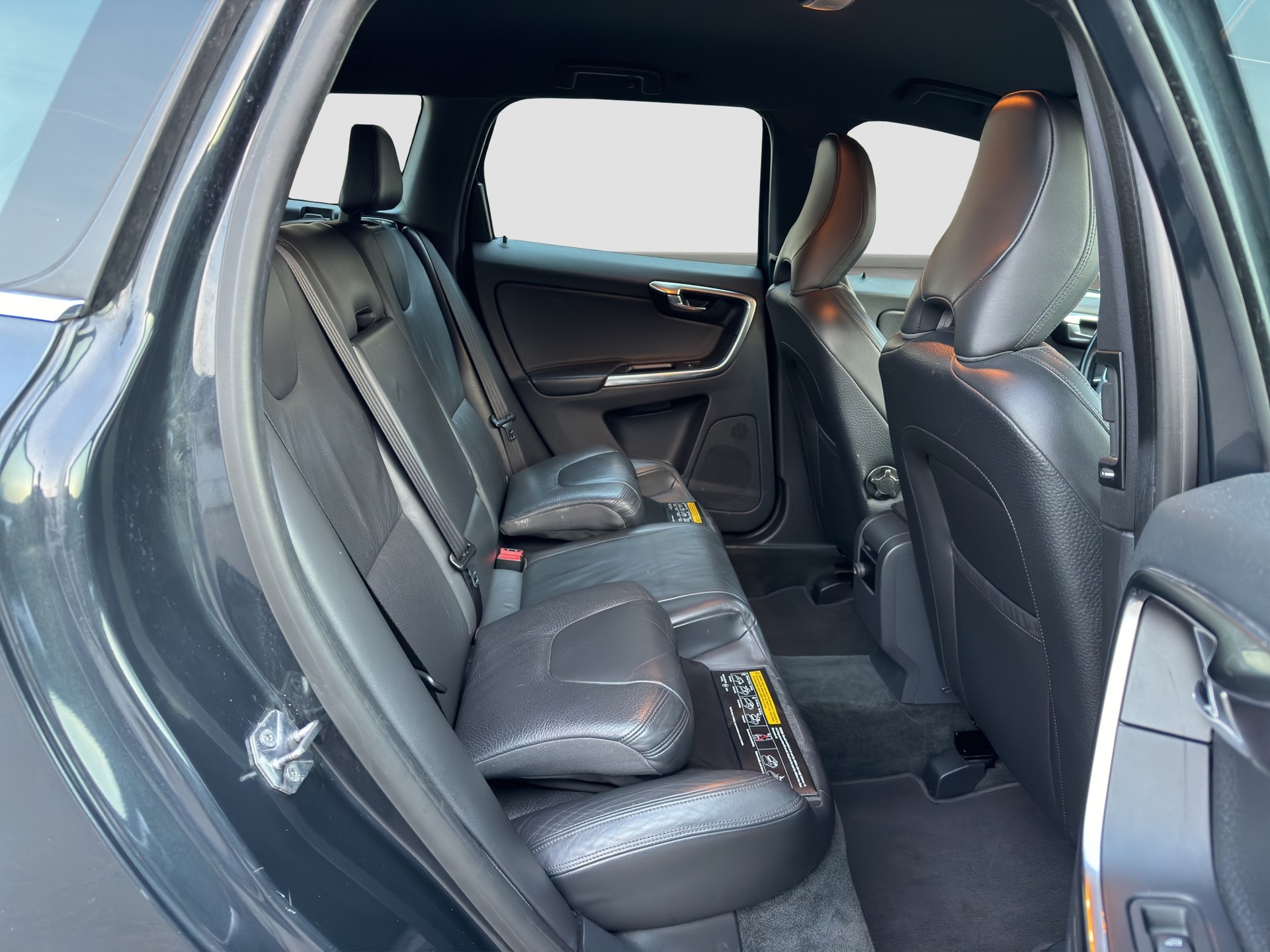 VOLVO XC60 D4 AWD Summum Geartronic-image-11