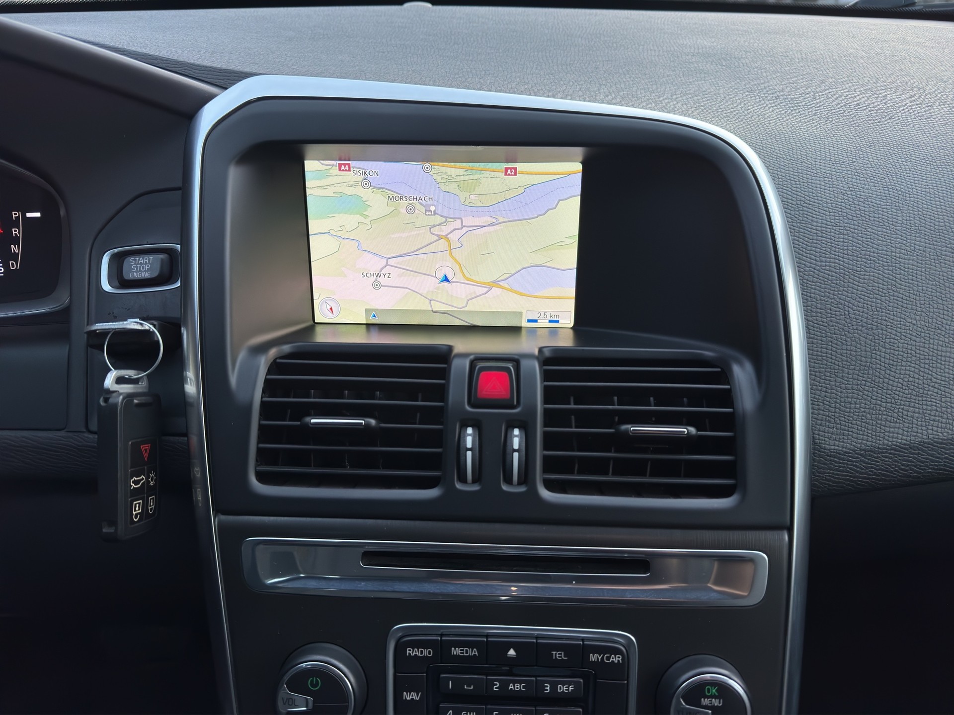 VOLVO XC60 D4 AWD Summum Geartronic-image-5