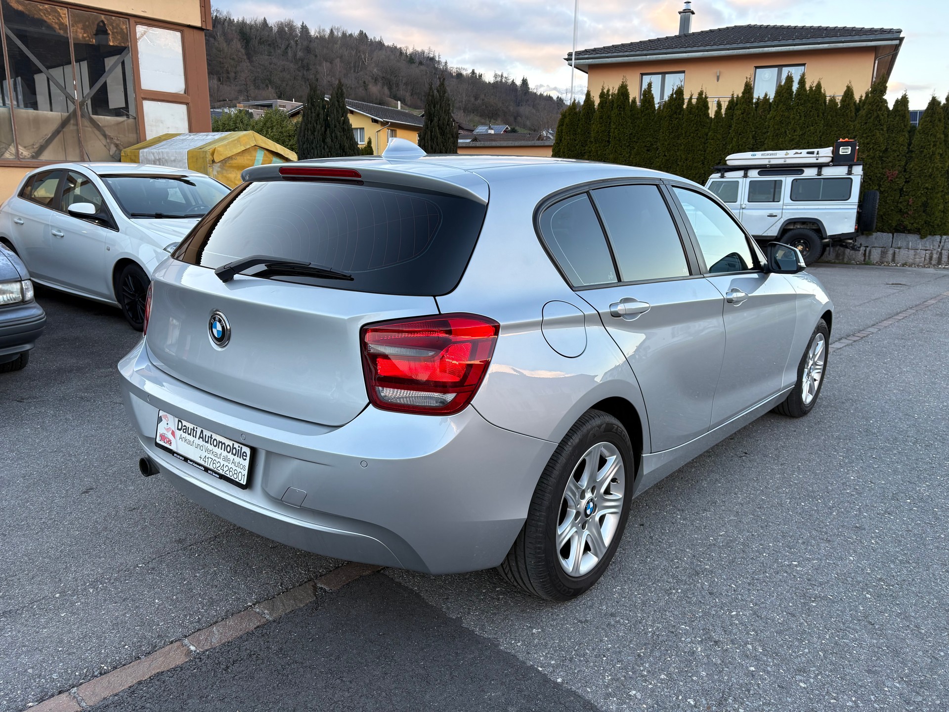 BMW 116i Urban Line Steptronic-image-3