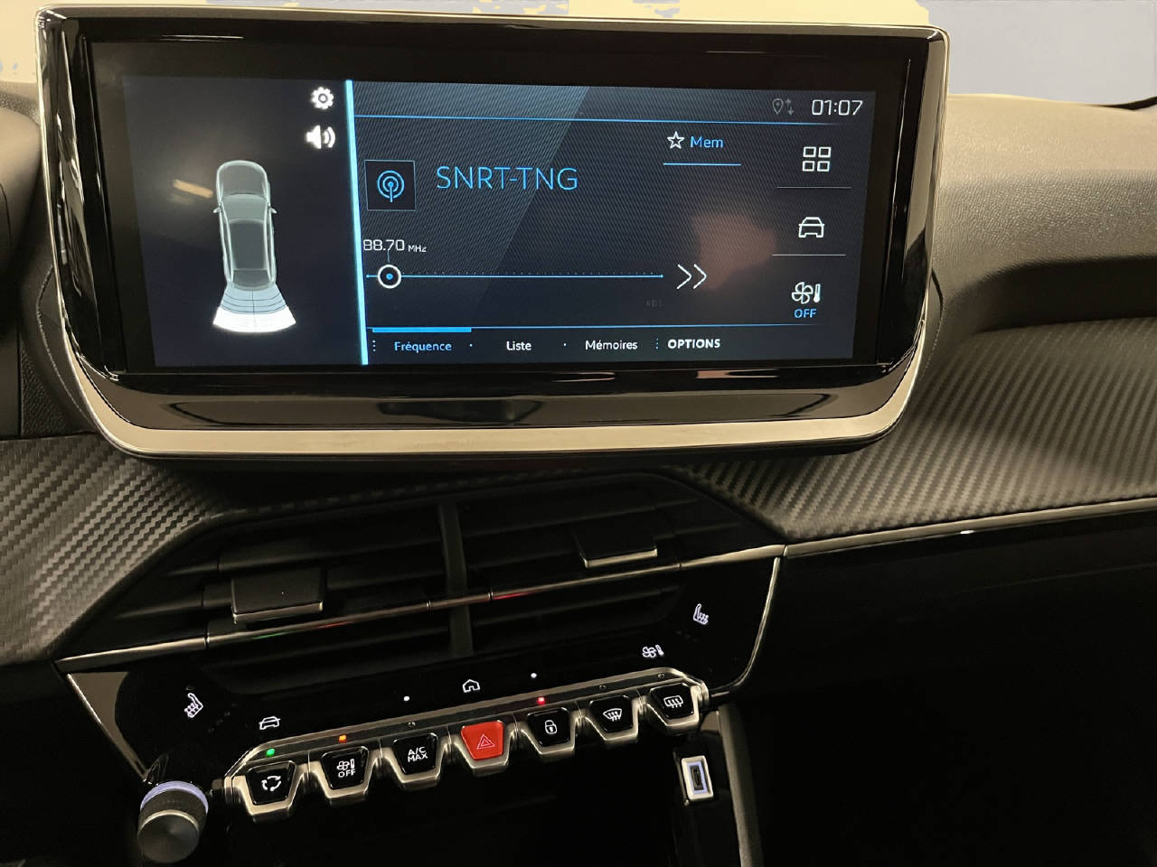 PEUGEOT 208 1.2 Hybrid Style-image-7