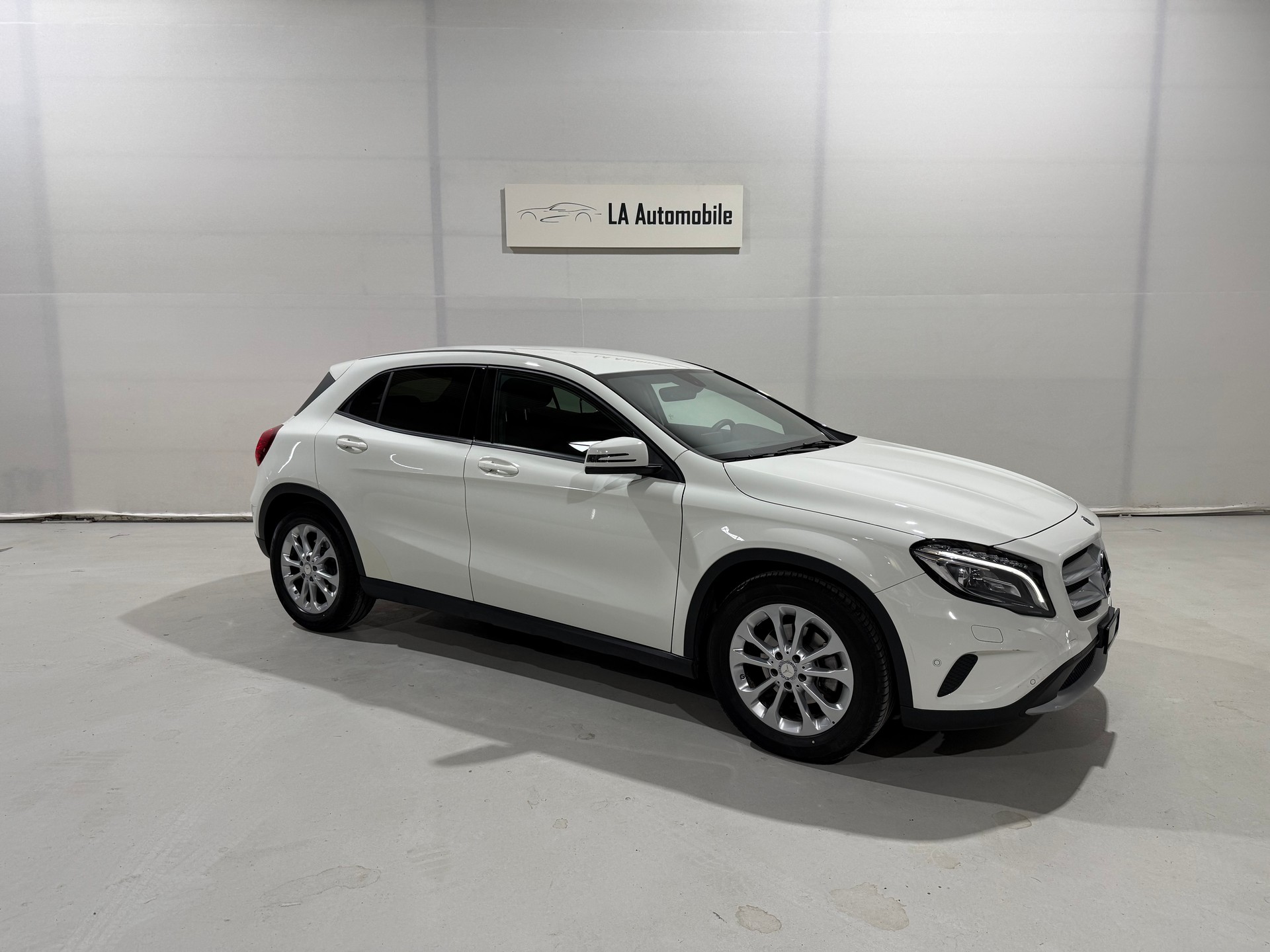 MERCEDES-BENZ GLA 200 7G-DCT-image-5