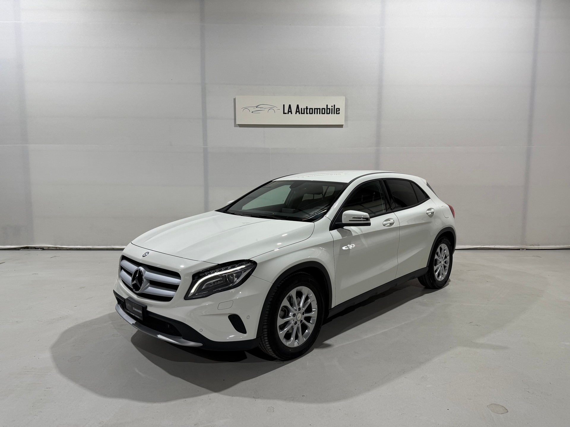 MERCEDES-BENZ GLA 200 7G-DCT-image-0