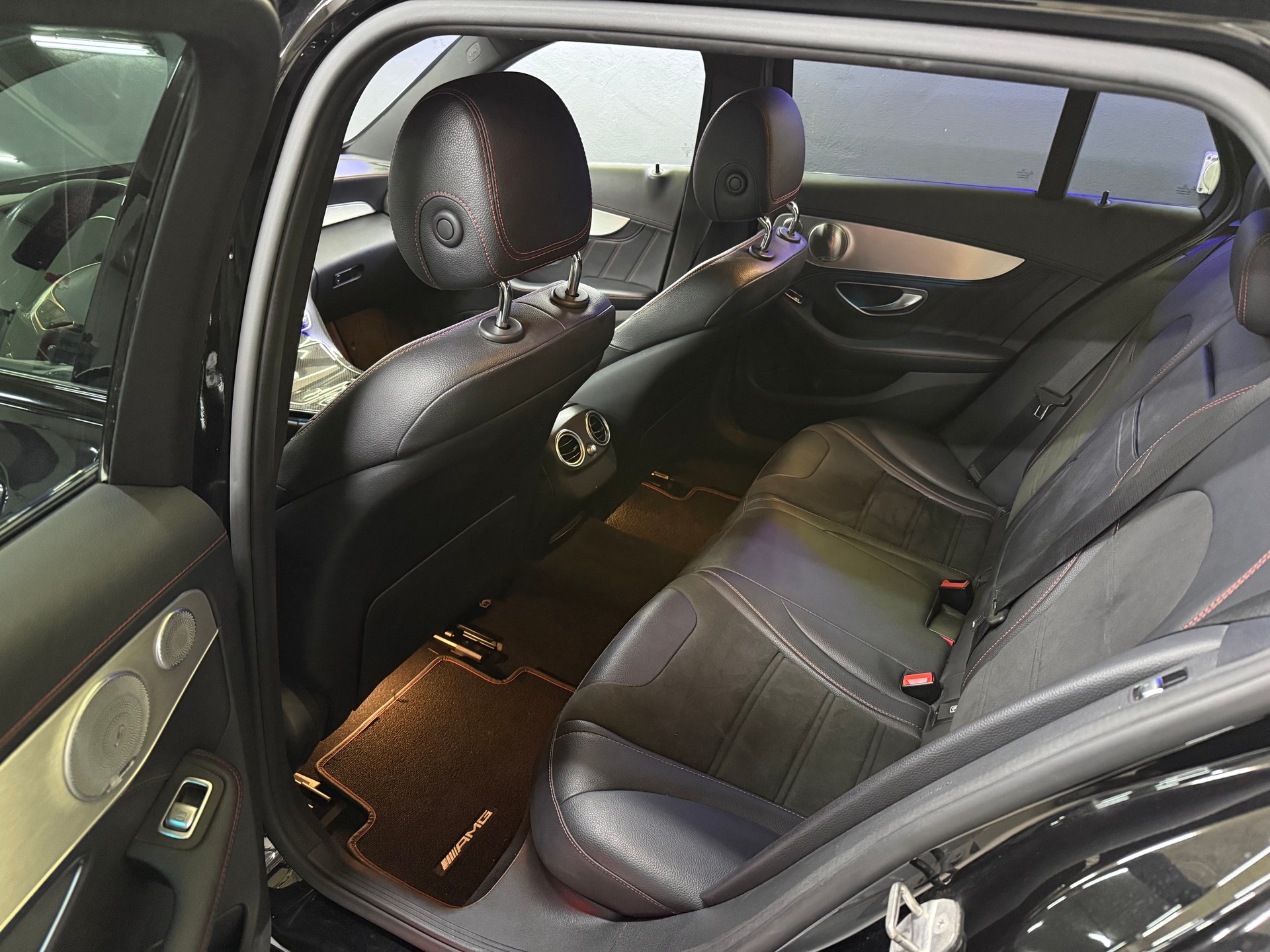 MERCEDES-BENZ C 43 AMG 4Matic 9G-Tronic-image-11