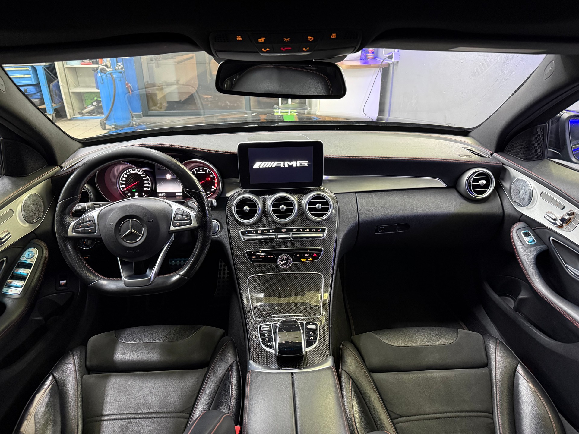 MERCEDES-BENZ C 43 AMG 4Matic 9G-Tronic-image-8