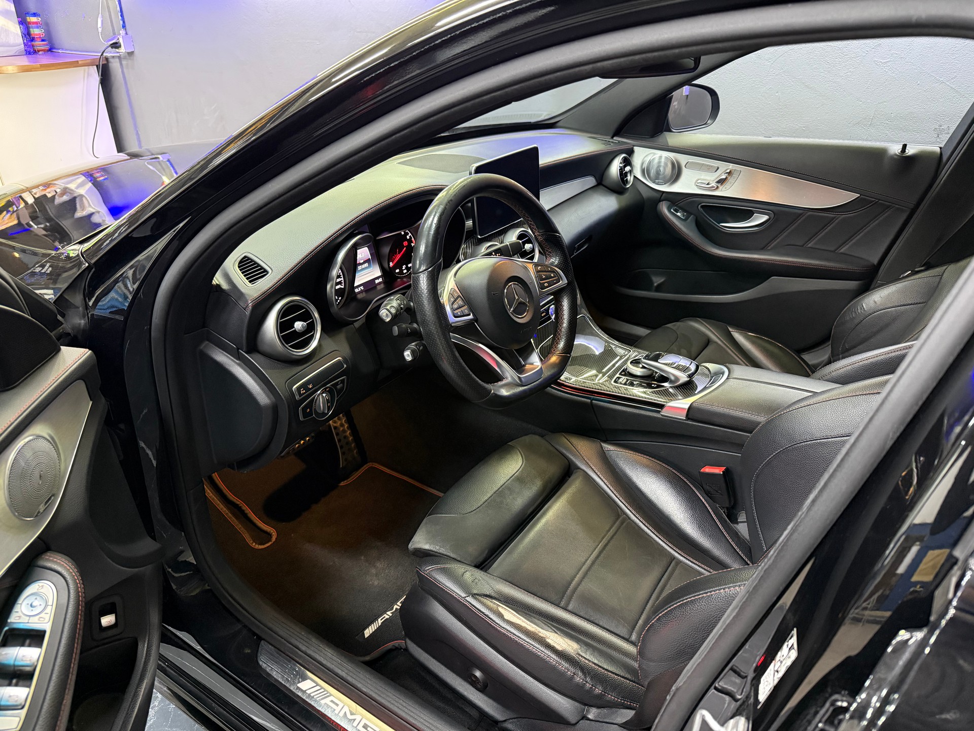 MERCEDES-BENZ C 43 AMG 4Matic 9G-Tronic-image-10