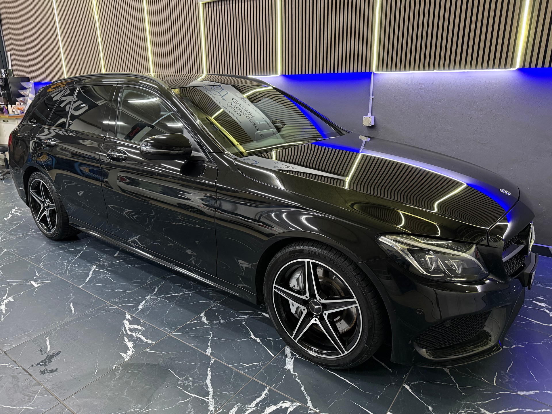 MERCEDES-BENZ C 43 AMG 4Matic 9G-Tronic-image-6