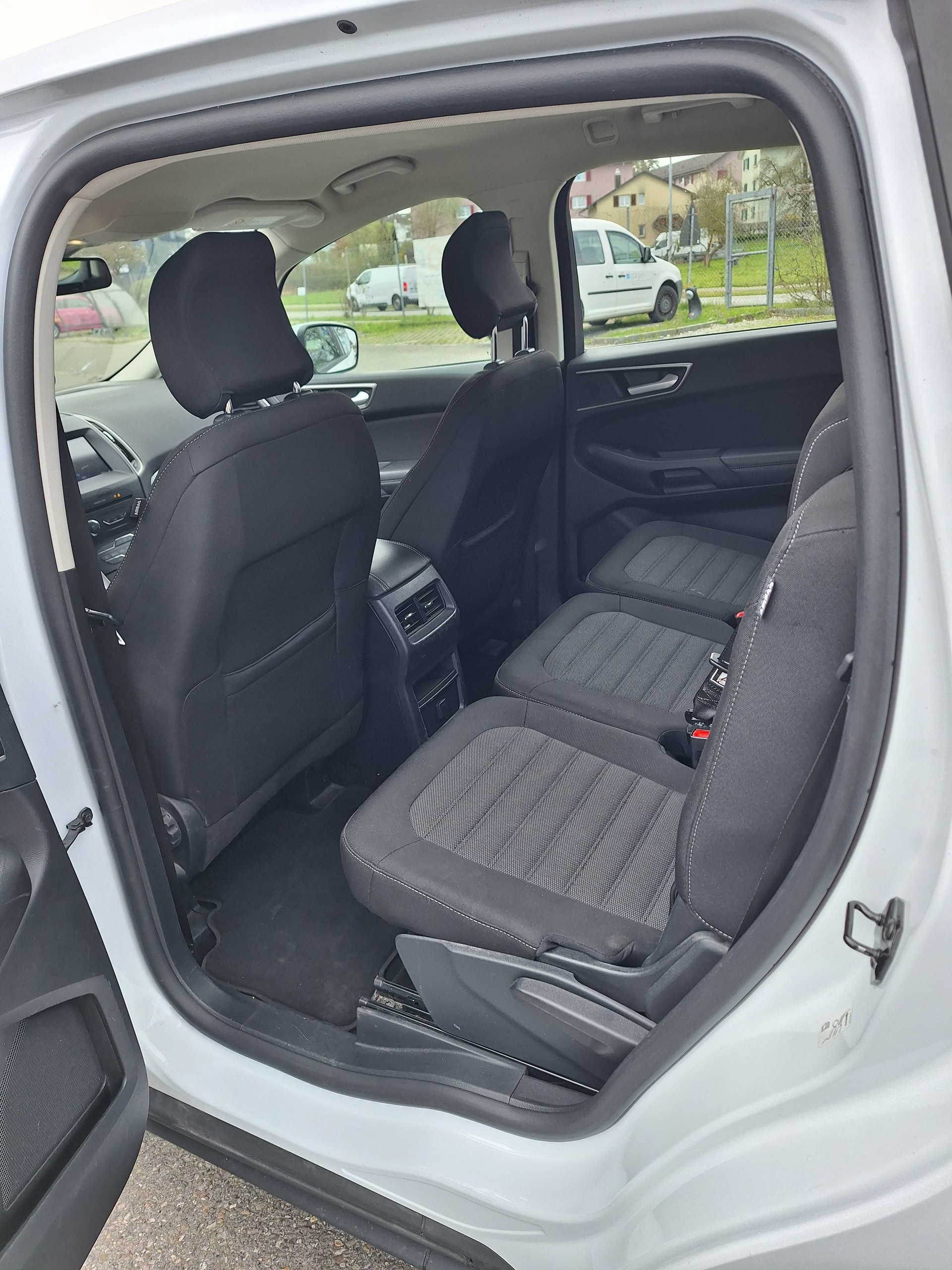 FORD S-Max 2.5 FHEV Trend 5Pl-image-9