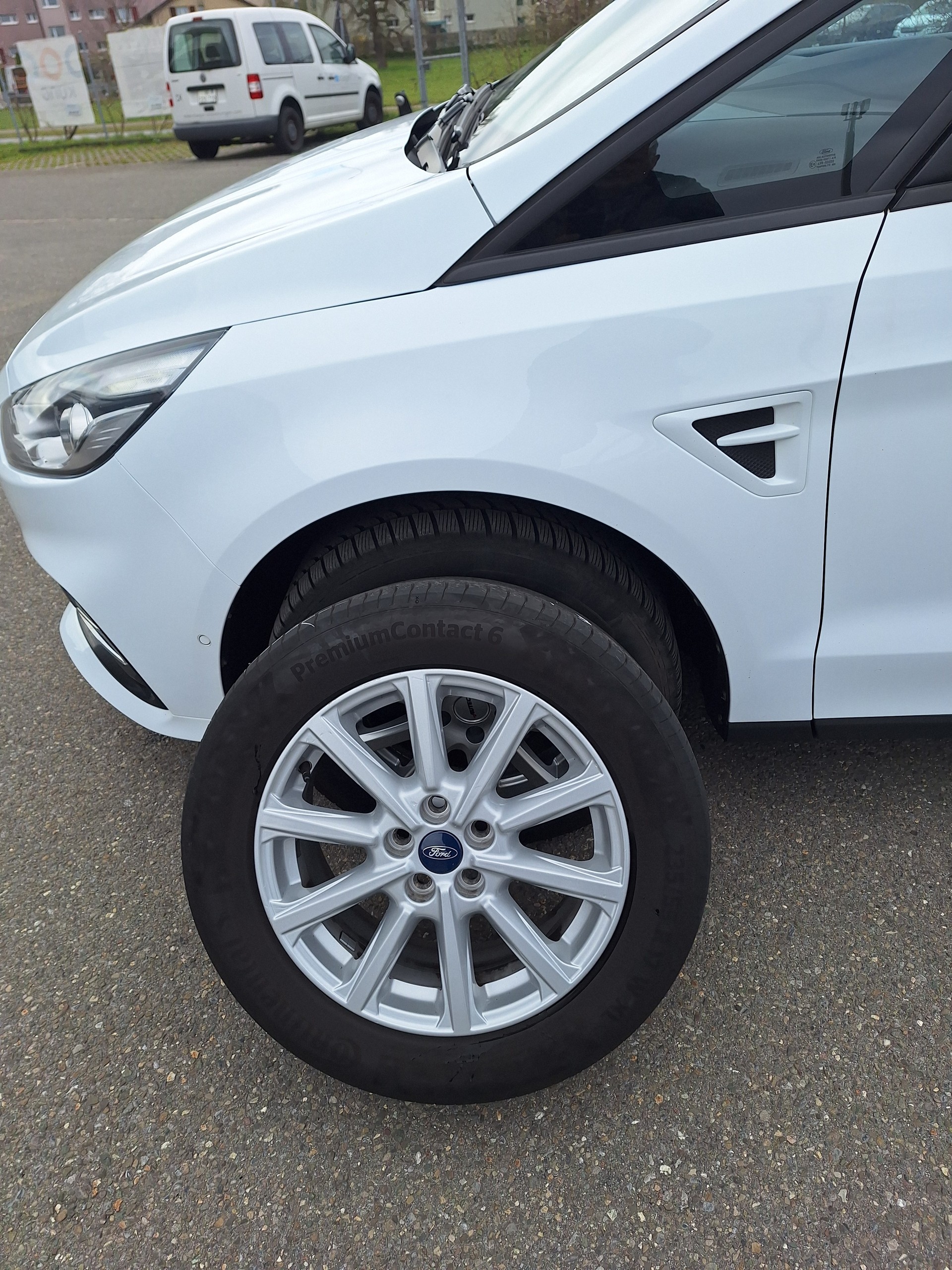 FORD S-Max 2.5 FHEV Trend 5Pl-image-4