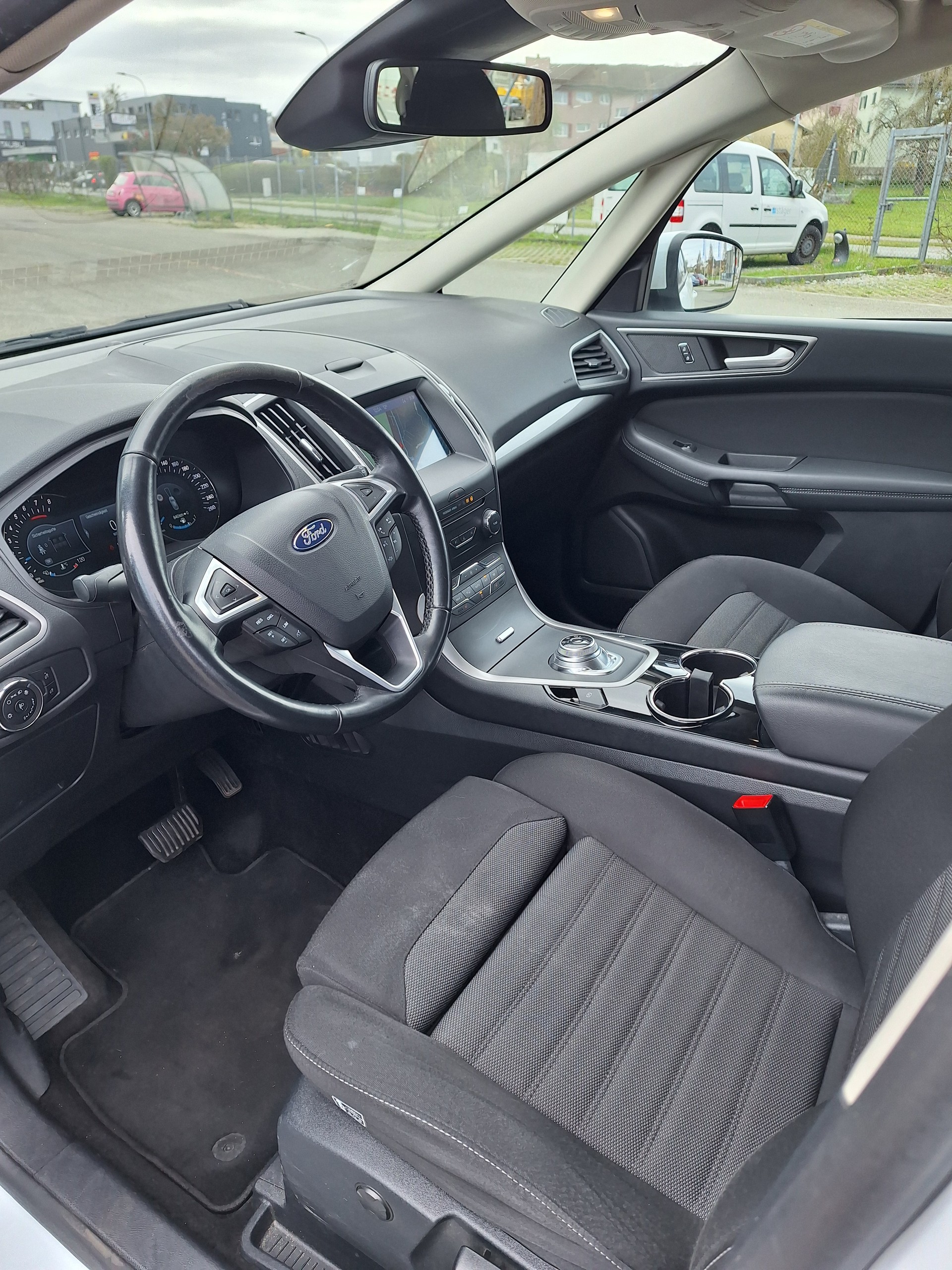 FORD S-Max 2.5 FHEV Trend 5Pl-image-8