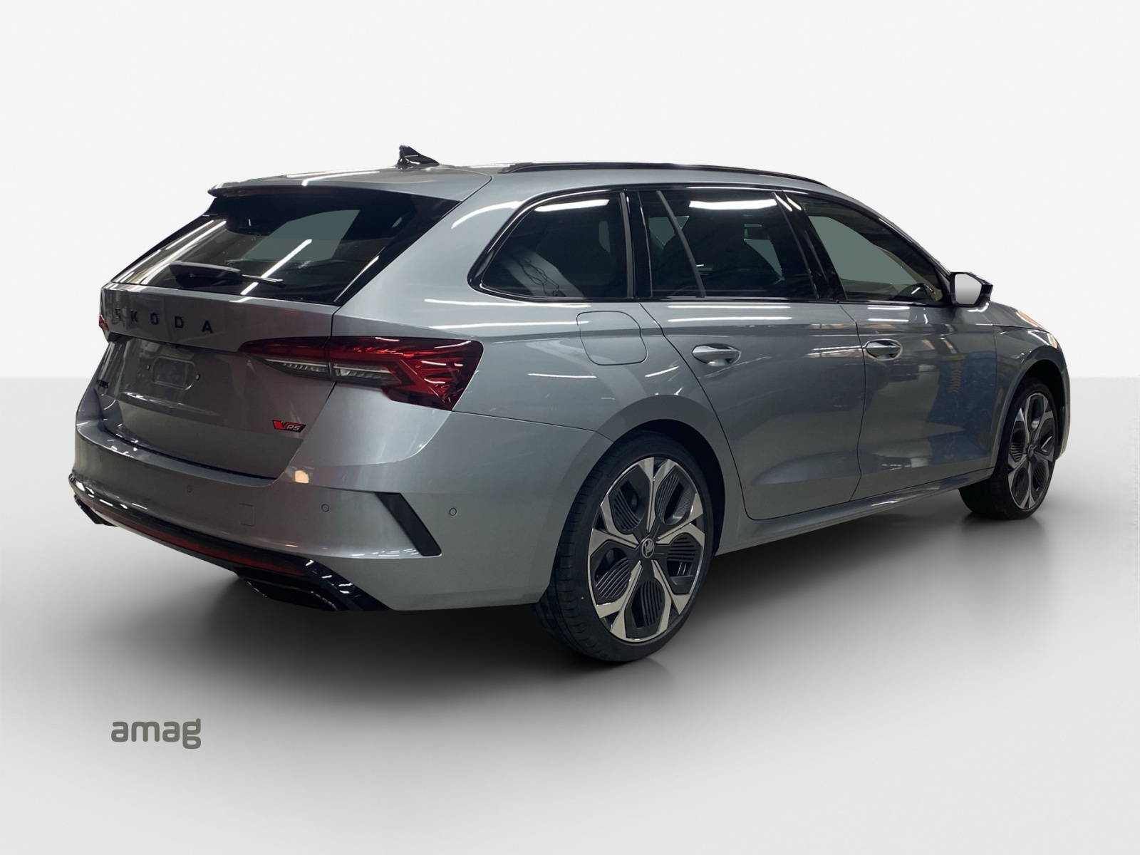 SKODA Octavia Combi 2.0 TSI DSG RS-image-4