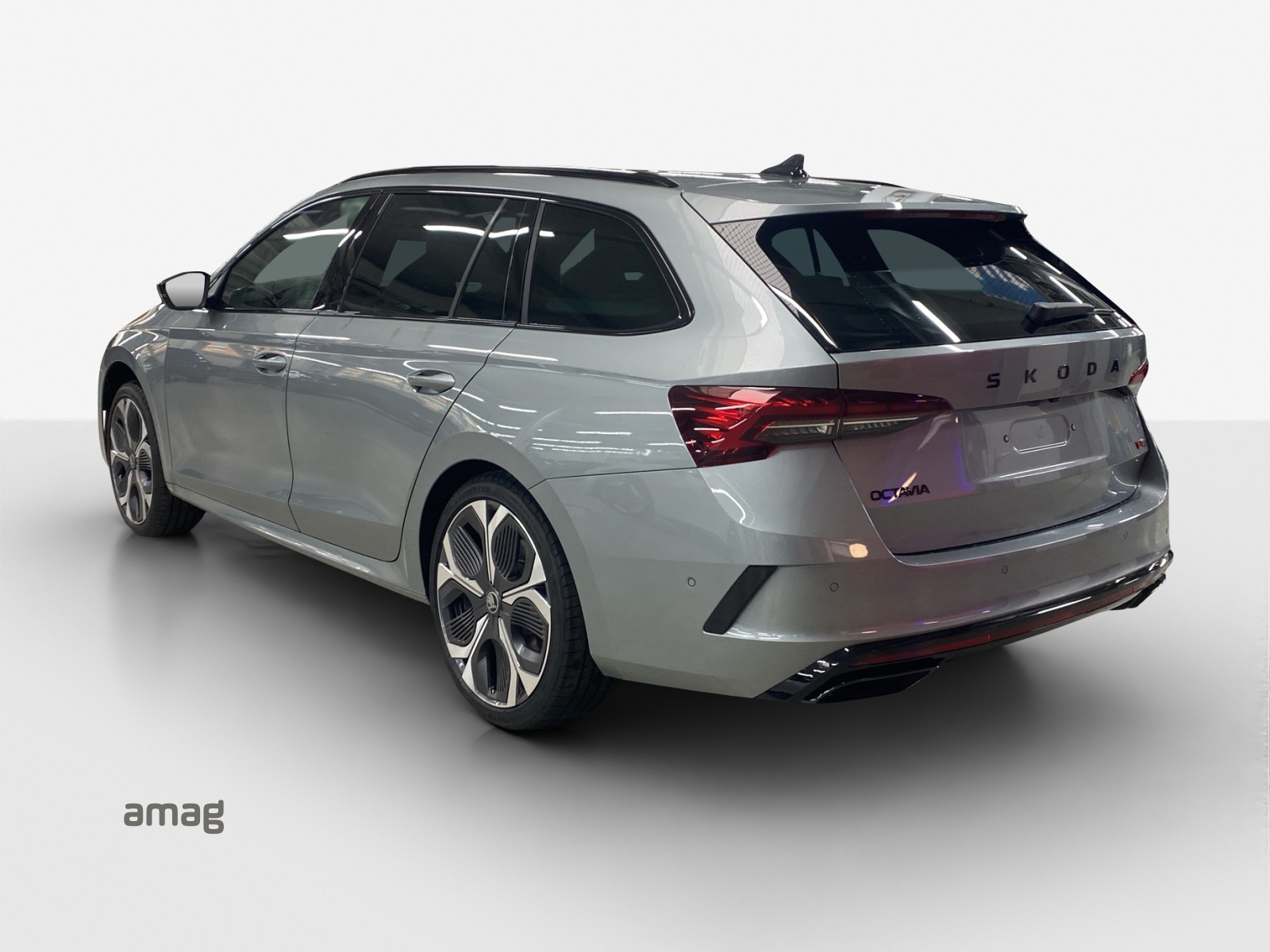 SKODA Octavia Combi 2.0 TSI DSG RS-image-2