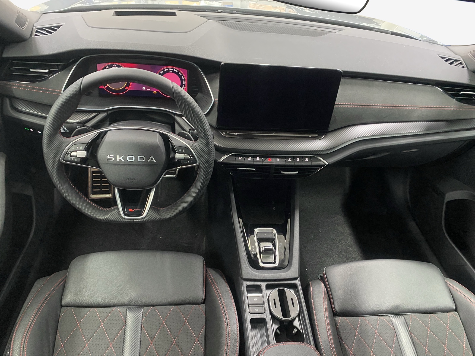 SKODA Octavia Combi 2.0 TSI DSG RS-image-8