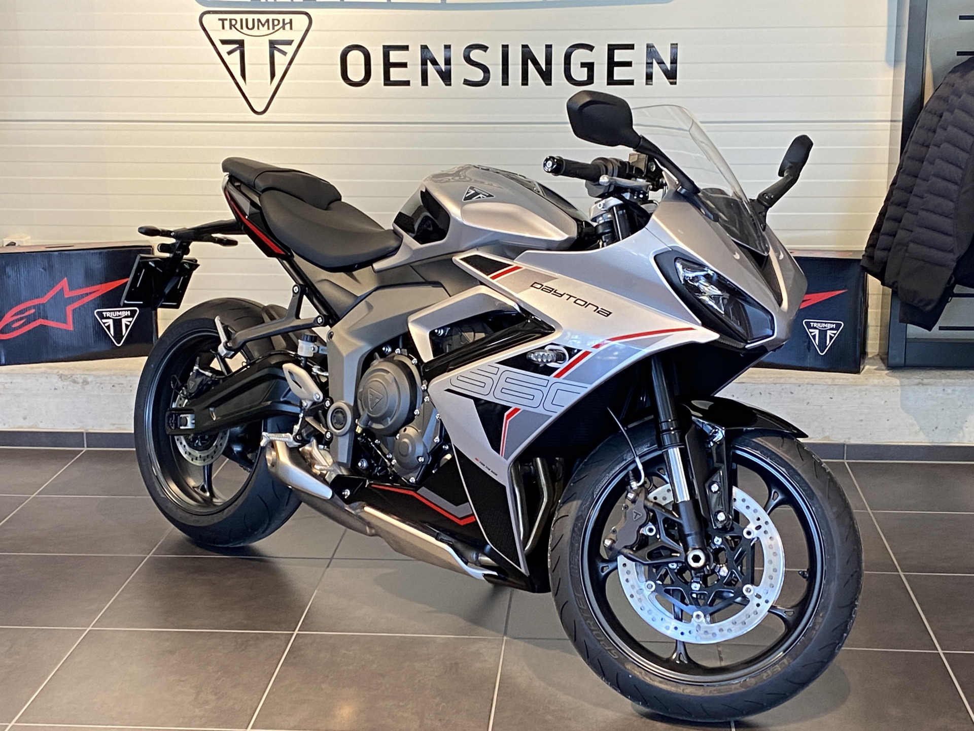 TRIUMPH Daytona 660 (4.49 % Power Leasing - Gültig bis 30.06.2026)-showroom-element-2